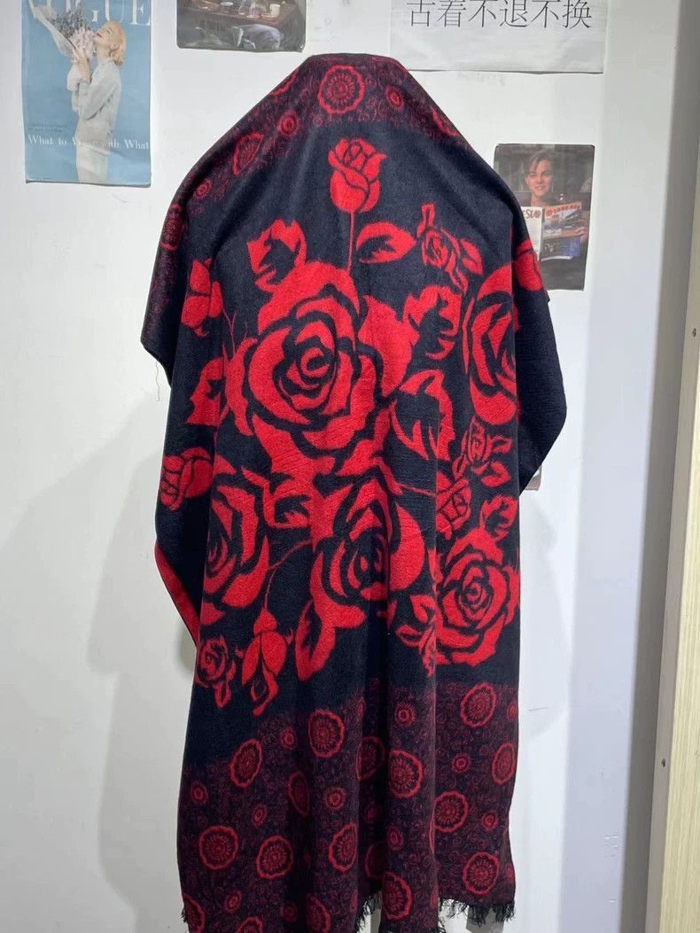 Chanel Vintage Chanel Wool Scarf with Rose Pattern -2505 Size ONE SIZE - 5 Thumbnail