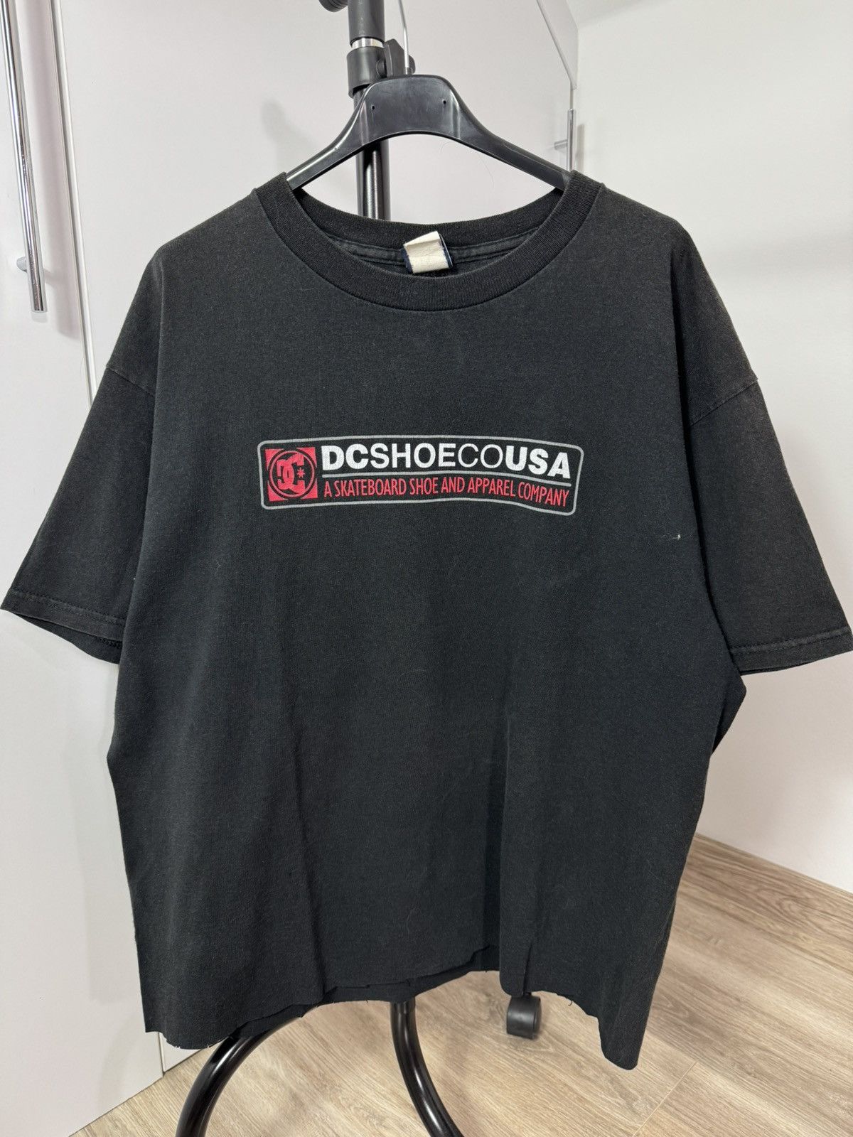 DC × Vintage Vintage DC shoe usa Cropped Washed Faded Tee skateboard y2k Size US L / EU 52-54 / 3 - 1 Thumbnail
