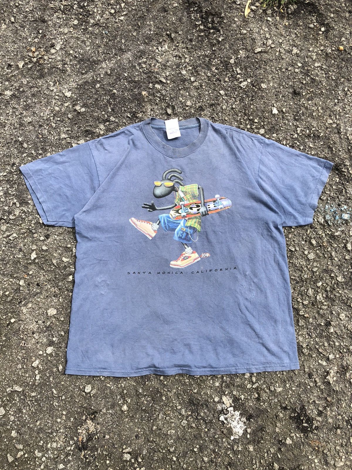 Vintage Vintage Sunfaded Joe Skateboard Santa Monica California Tee Size US XL / EU 56 / 4 - 1 Thumbnail