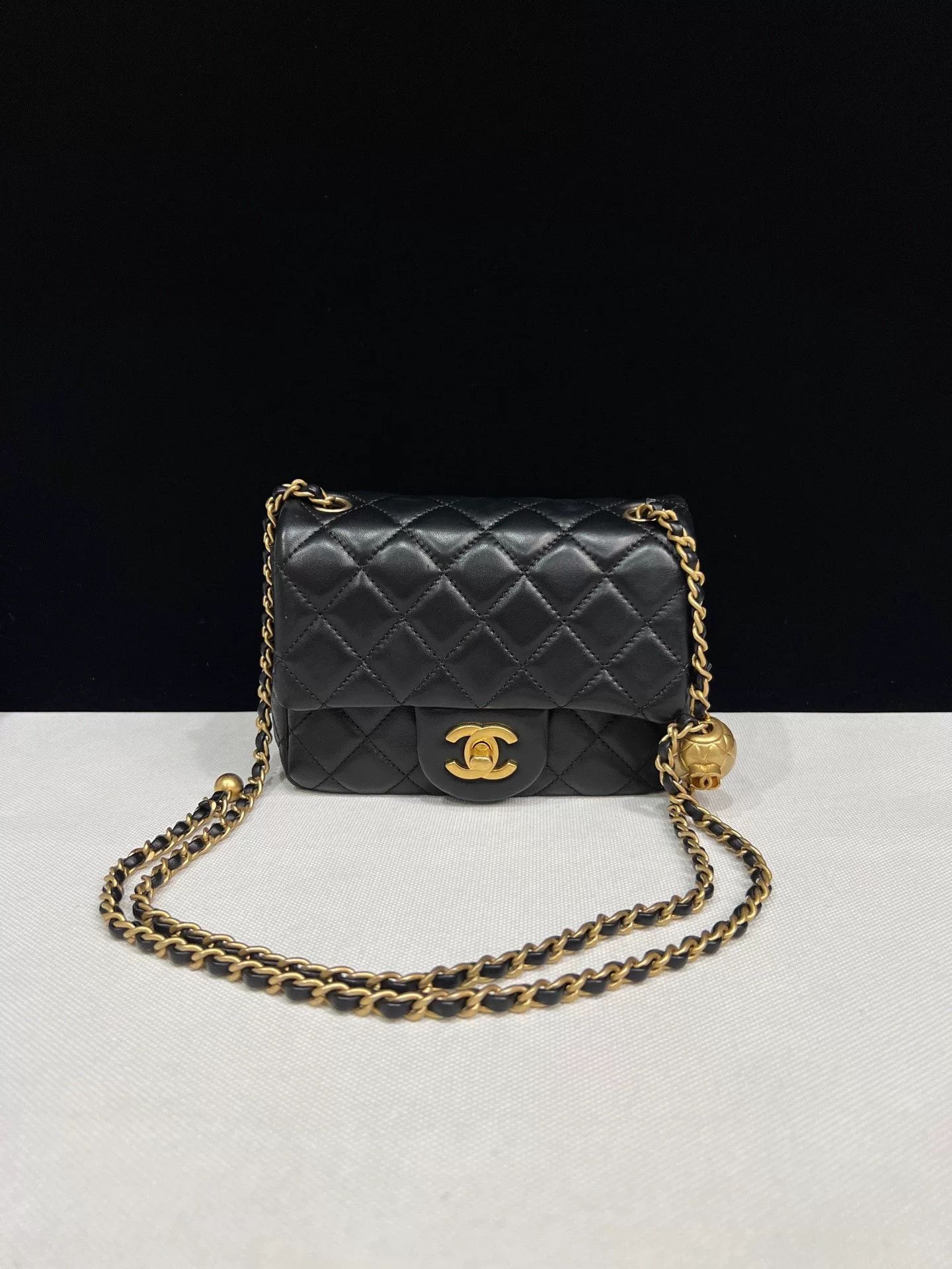 Chanel Pre-loved Bag Very good condition Size ONE SIZE - 1 Thumbnail