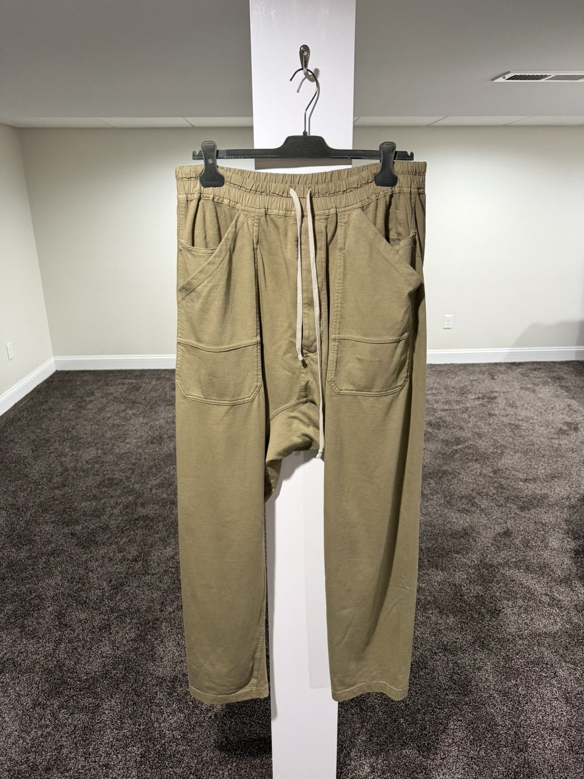 Rick Owens Drkshdw Rick Owens DRKSHDW Beige Brown Classic Cargo Drawstring Pant Size US 34 / EU 50 - 1 Thumbnail
