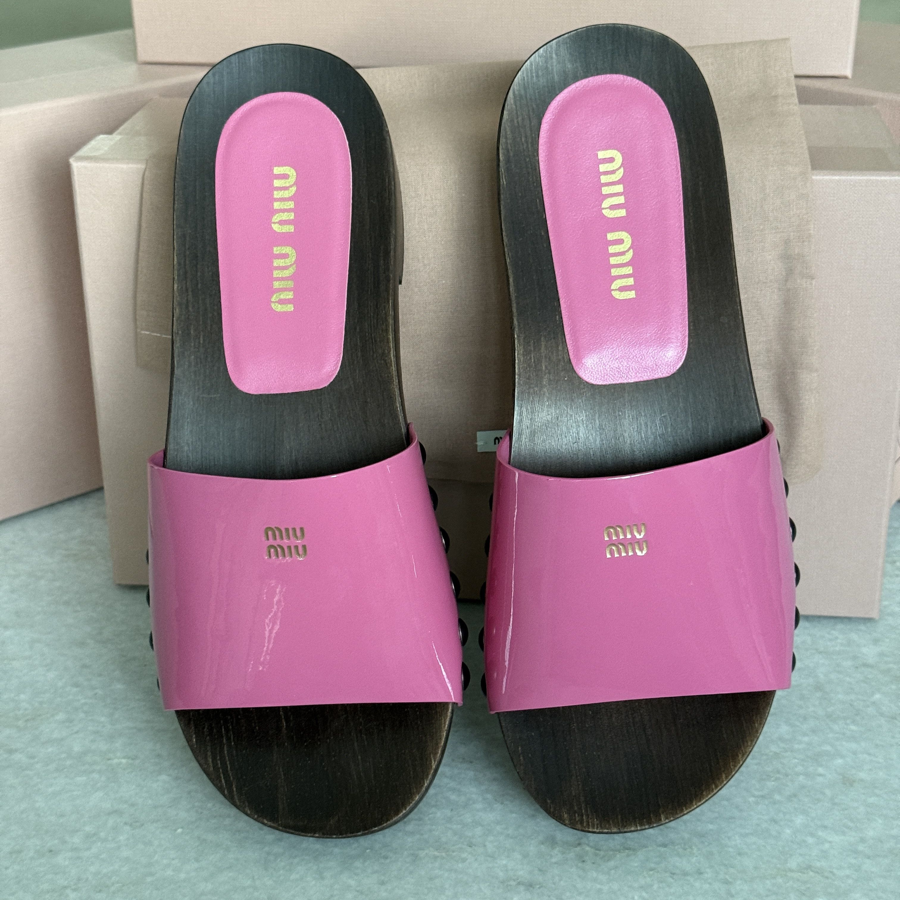 Miu Miu MIU MIU 5Z425E Fuschia Patent Leather Clogs. 36 Sandals Size US 6 / IT 36 - 4 Thumbnail
