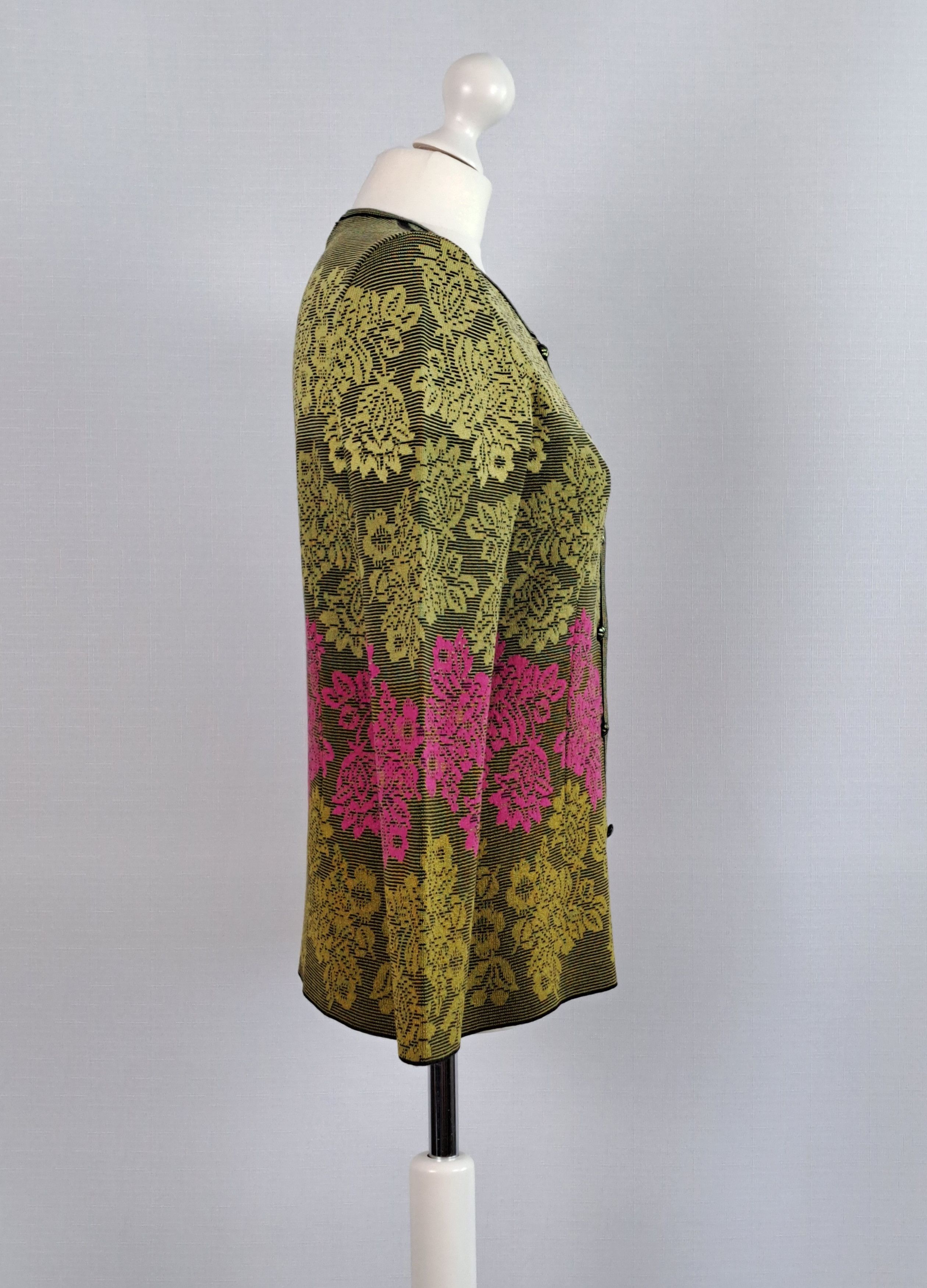 Designer OLEANA flower ornament merino wool/silk cardigan. Size S Size S / US 4 / IT 40 - 2 Thumbnail