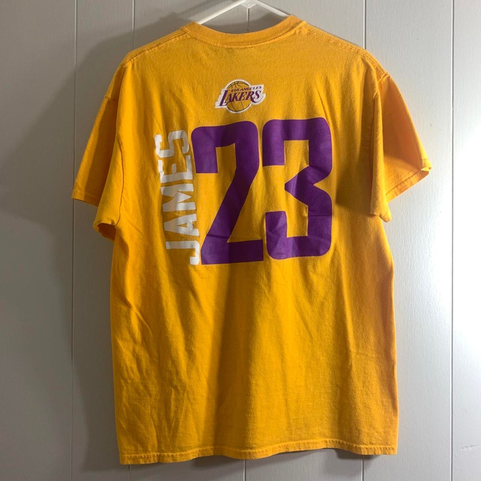 NBA vintage 2000s LOS ANGELES LAKERS LEBRON JAMES 23 tee shirt L Size US L / EU 52-54 / 3 - 6 Thumbnail