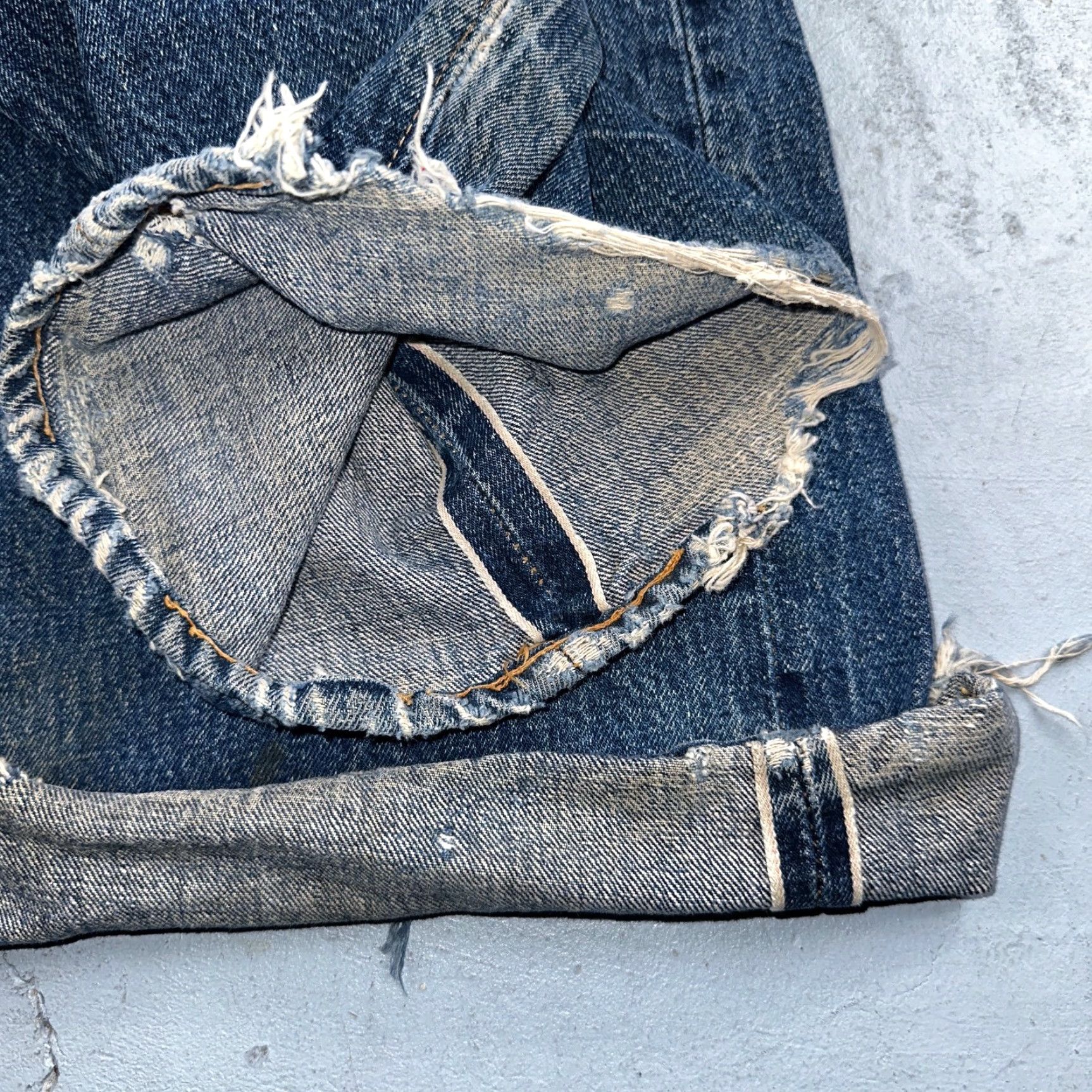Levi's VINTAGE Levi's 501 Jeans Men Large XX 70s USA Selvedge Distressed Straight Cotton Blue Casual Size US 32 / EU 48 - 4 Thumbnail