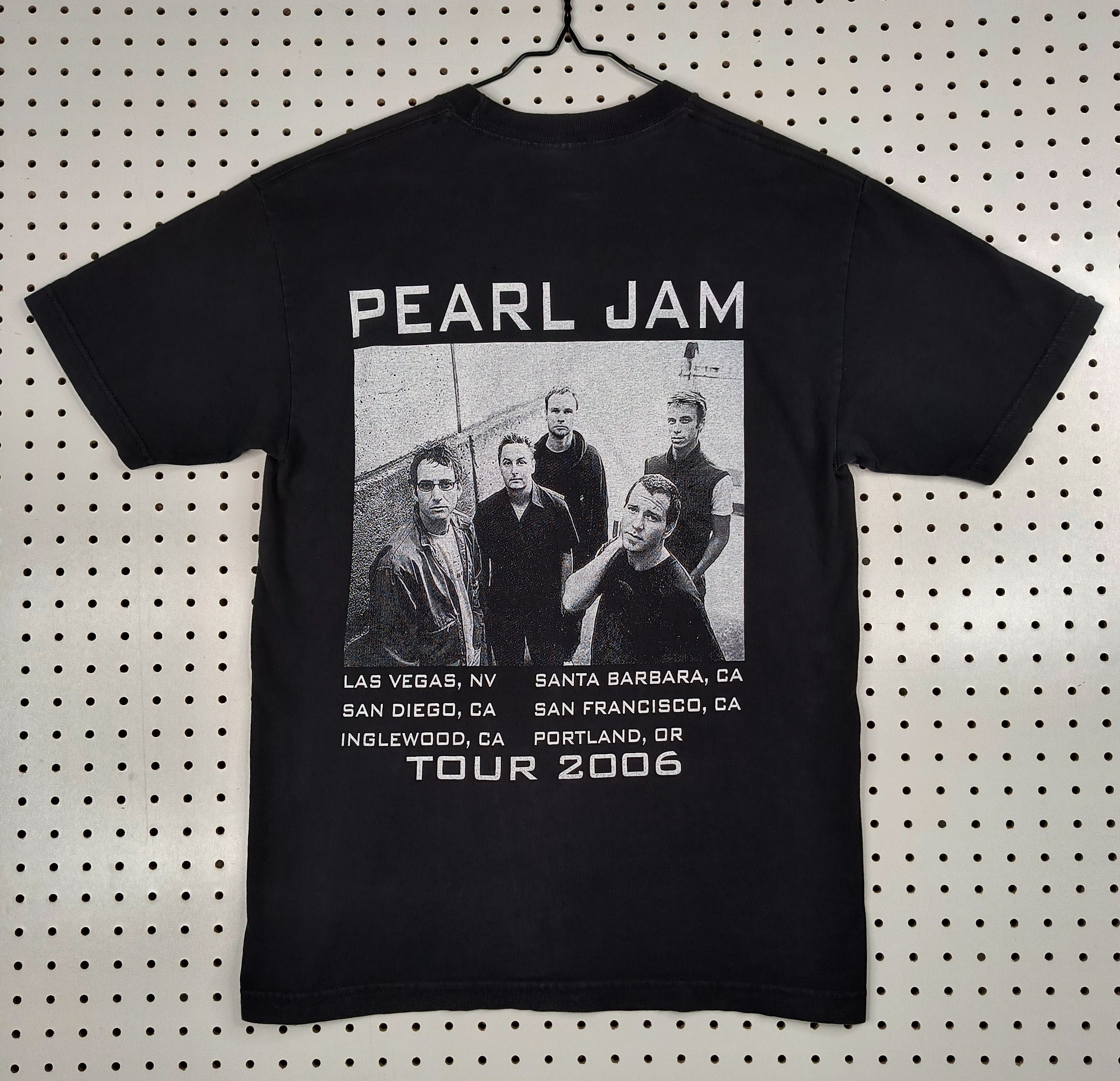 Band Tees Vintage Y2K Pearl Jam Tour 2006 Avocado Tee Size US S / EU 44-46 / 1 - 5 Thumbnail