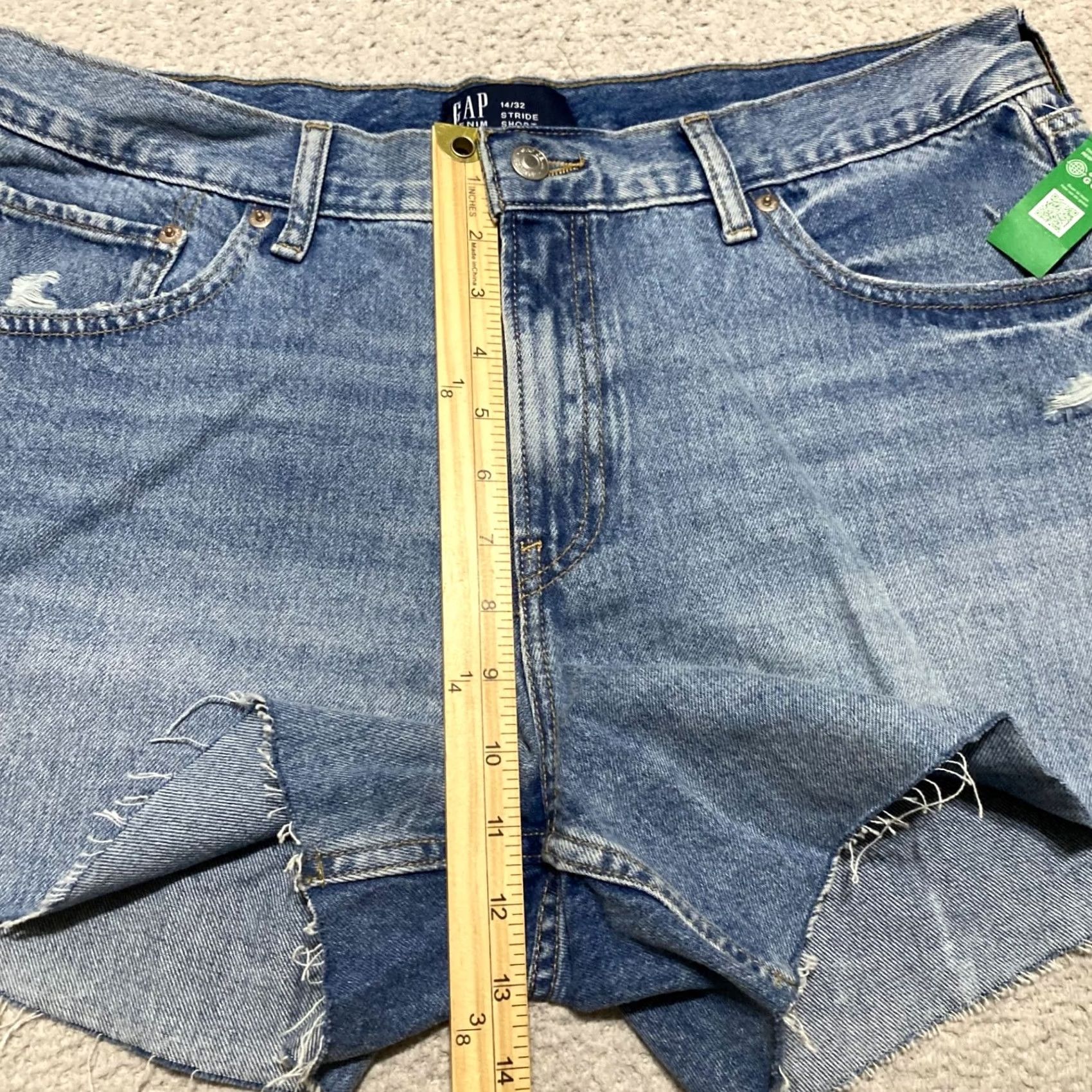 Gap NWT Gap Womens 14 Denim Cut-Off Shorts Blue Medium Wash Inseam 4" 5-Pocket Front Flat Front Stretch Logo Button Casual Summer Spring Fall Womens Size 36" / US 14 / IT 50 - 6 Thumbnail