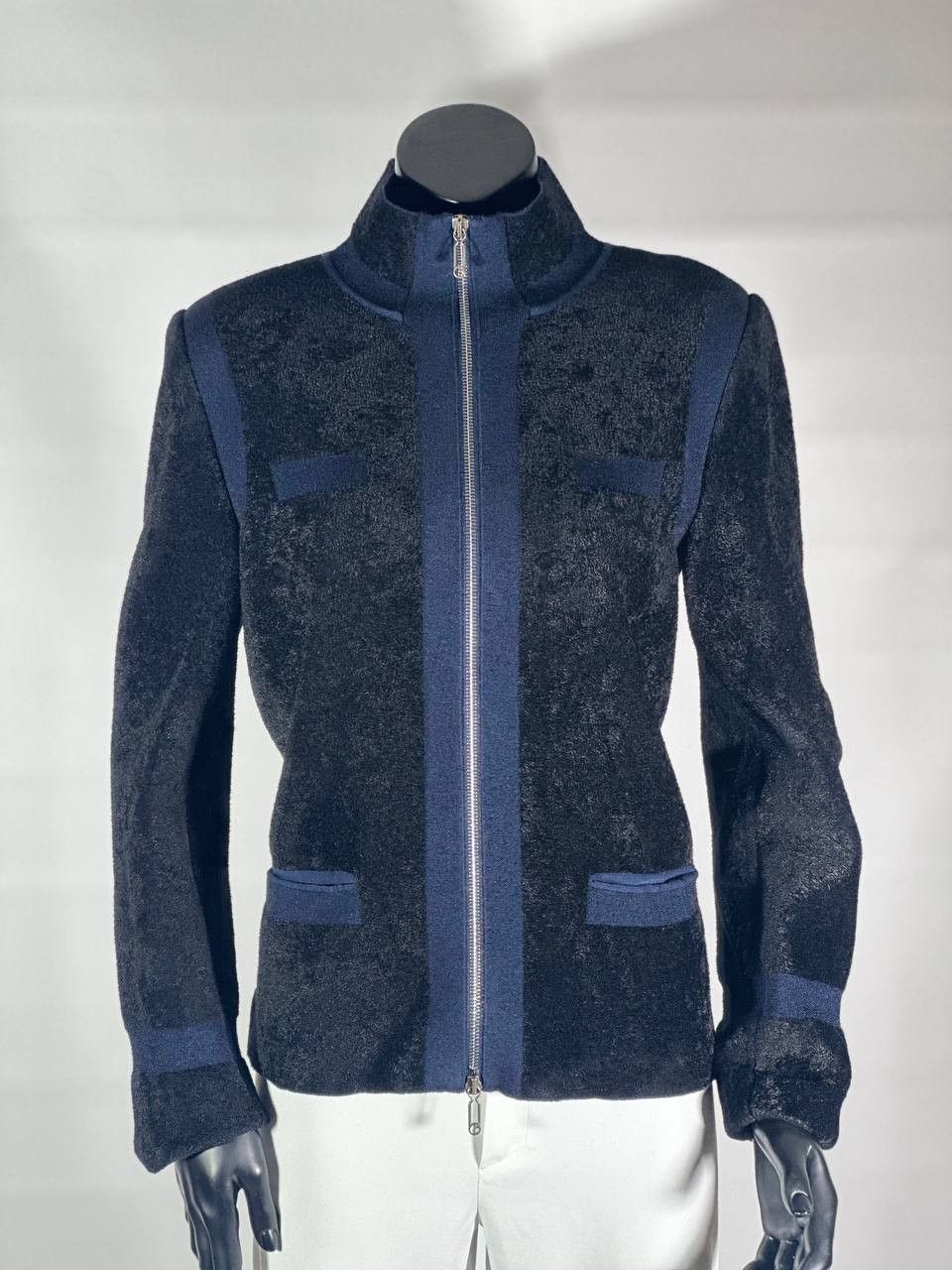 Emporio Armani Giorgio Armani Women's Cardigan, size 48, collection of 2018 Size L / US 10 / IT 46 - 1 Thumbnail