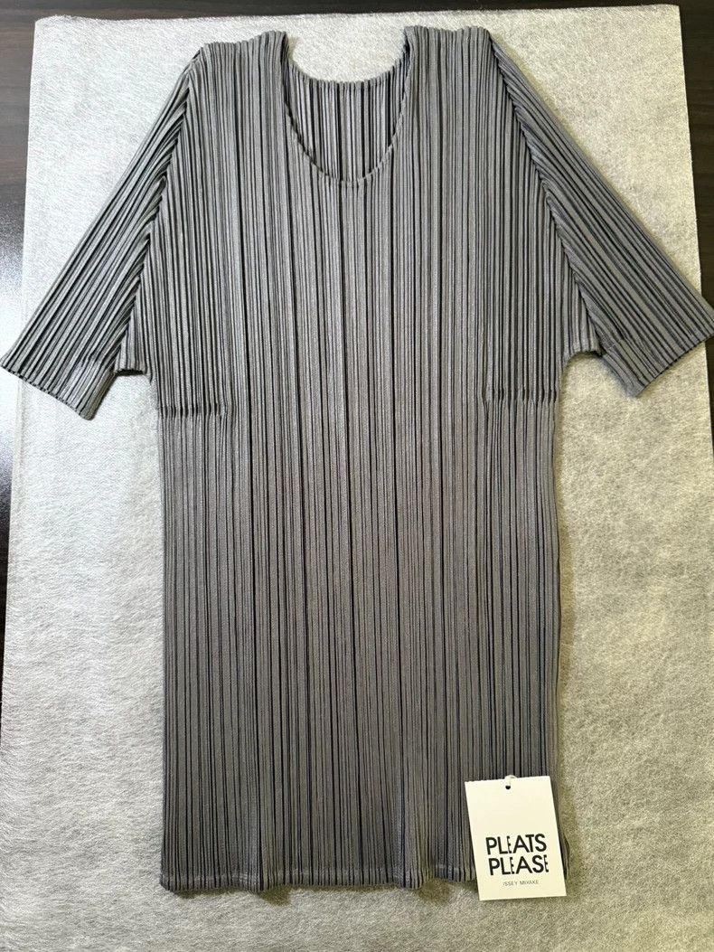 Issey Miyake Issey Miyake size:3 Grey pleated top with short sleeves Size XS / US 0-2 / IT 36-38 - 3 Thumbnail