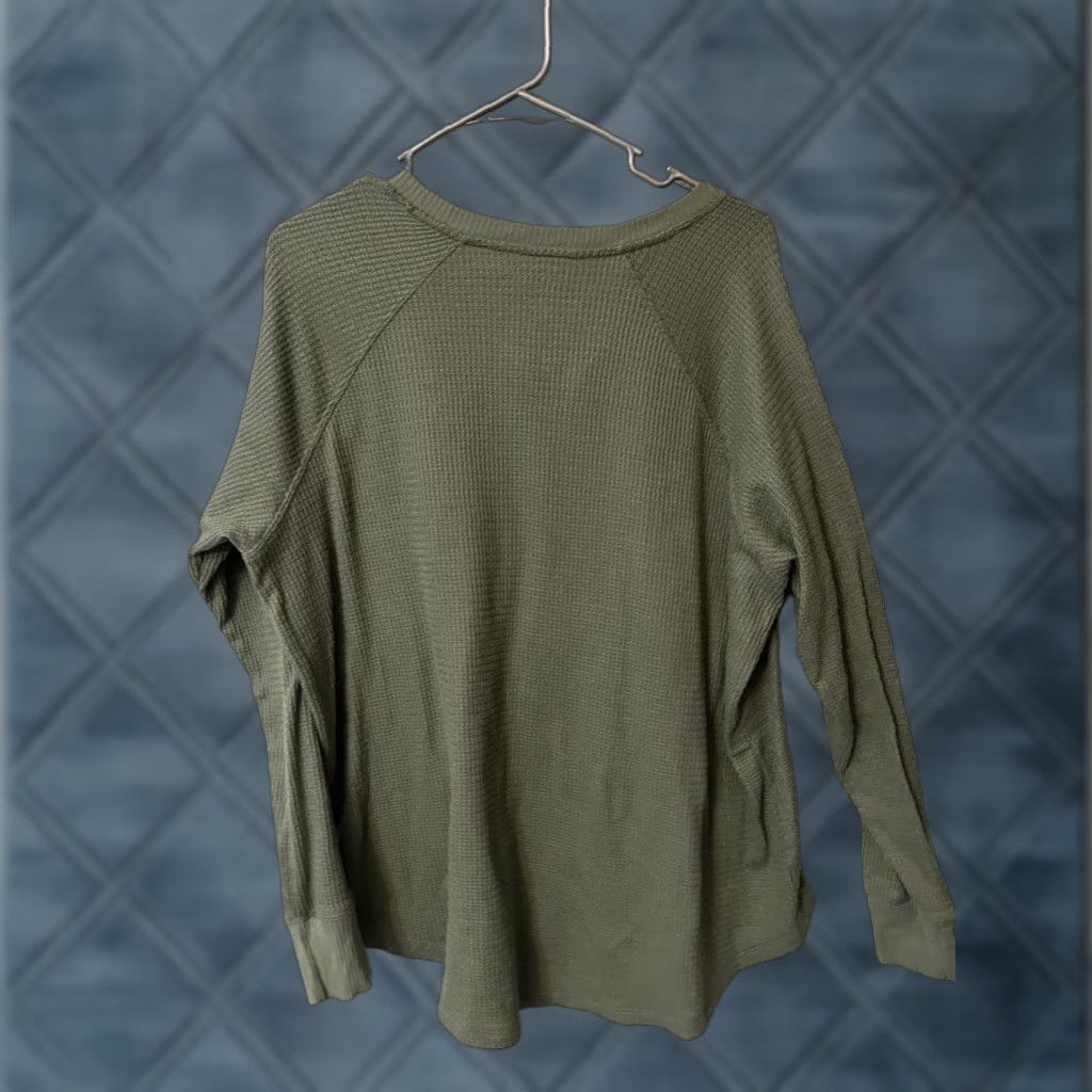 American Eagle Outfitters VINTAGE American Eagle Shirt Womens XL Green Waffle Knit V-Neck Long Sleeve Thermal Knit Shirt XL Green Women Classic/Fitted Sleeve Button-Up Casual Size XL / US 12-14 / IT 48-50 - 1 Thumbnail