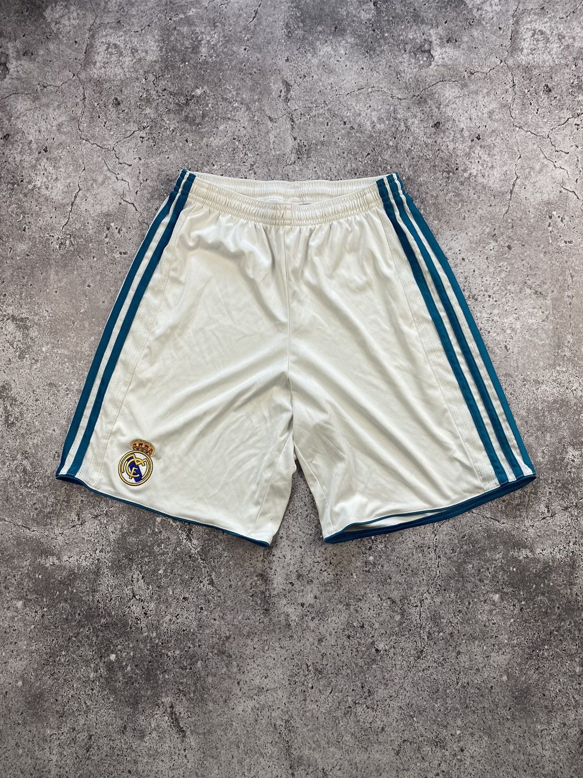 Adidas × Vintage Vintage Adidas Real Madrid Football shorts Size US 32 / EU 48 - 2 Thumbnail