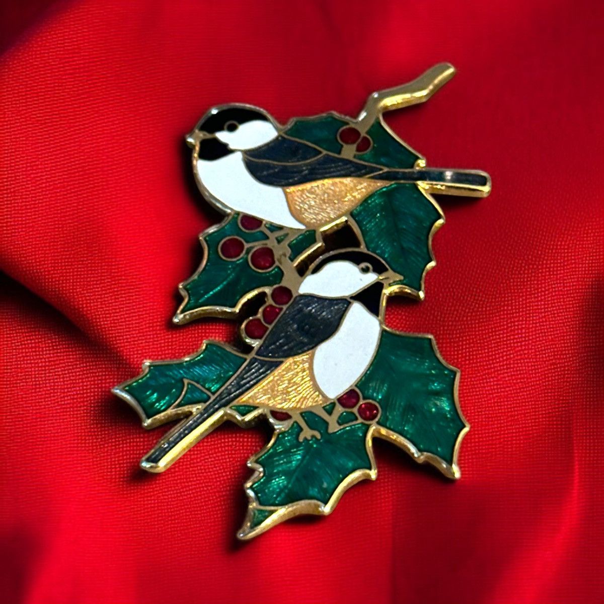 Vintage Vintage Christmas cloisonné birds and holly branches brooch Size ONE SIZE - 1 Thumbnail