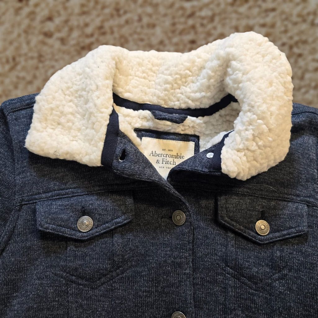 Abercrombie & Fitch Abercrombie & Fitch Jacket Womens Small Blue Fleece Lined Trucker Pockets Casual Jacket Size S / US 4 / IT 40 - 1 Thumbnail
