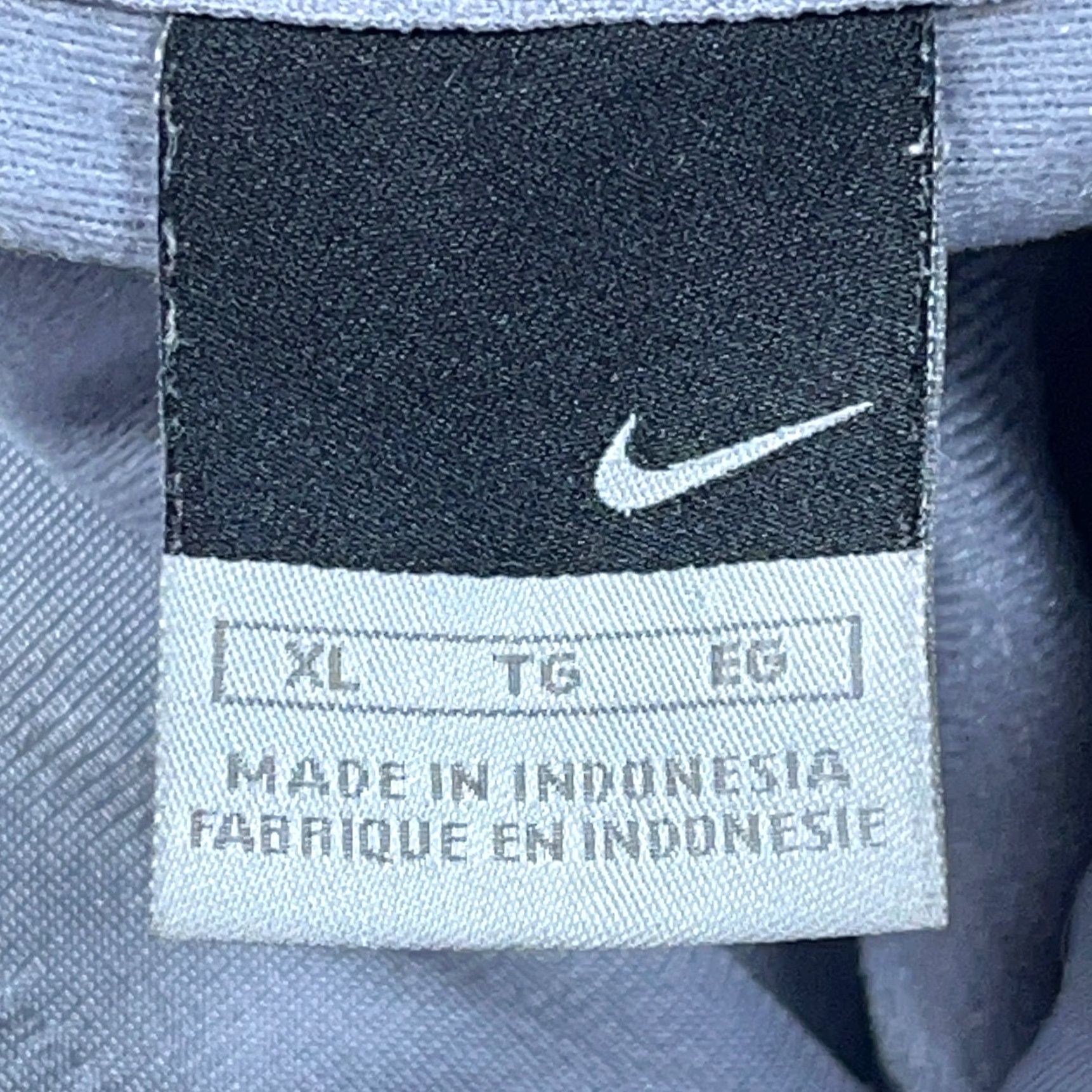 Nike VINTAGE Nike Hoodie Men XL Gray White Center Swoosh Y2K Performance Hoops Hooded Pullover Regular Size US XL / EU 56 / 4 - 3 Thumbnail
