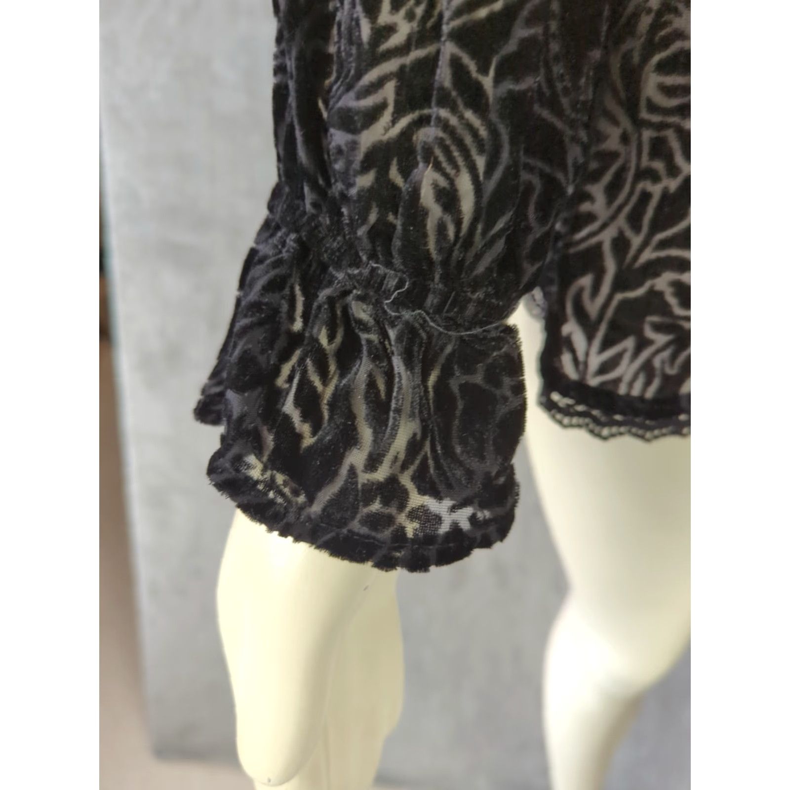 Vintage Knox Rose Black Burnout Velvet Long Sleeve Top Balloon Sleeve Round Neck Floral Flocked Velvet Blouse Women L Pullover Fashion Casual Party/Cocktail Size L / US 10 / IT 46 - 2 Thumbnail