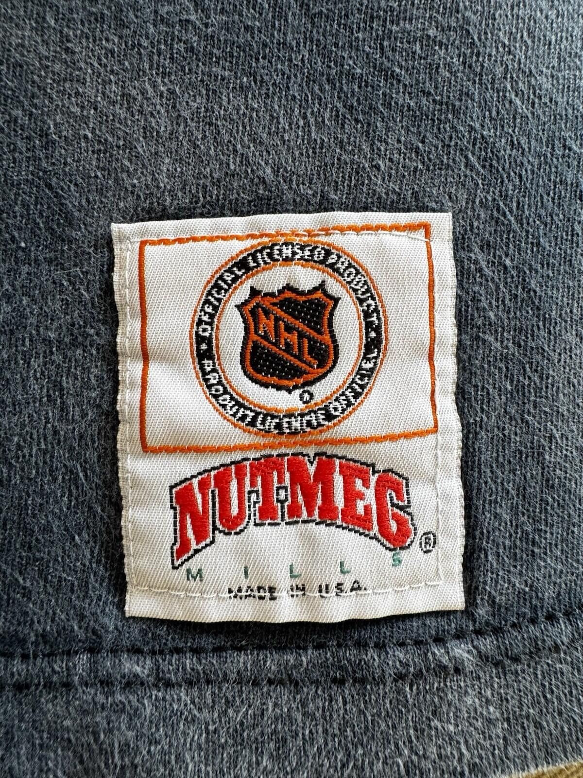 Vintage Vintage 90s New Jersey Devils NHL Nutmeg Mills Faded T-Shirt Size ONE SIZE - 4 Thumbnail