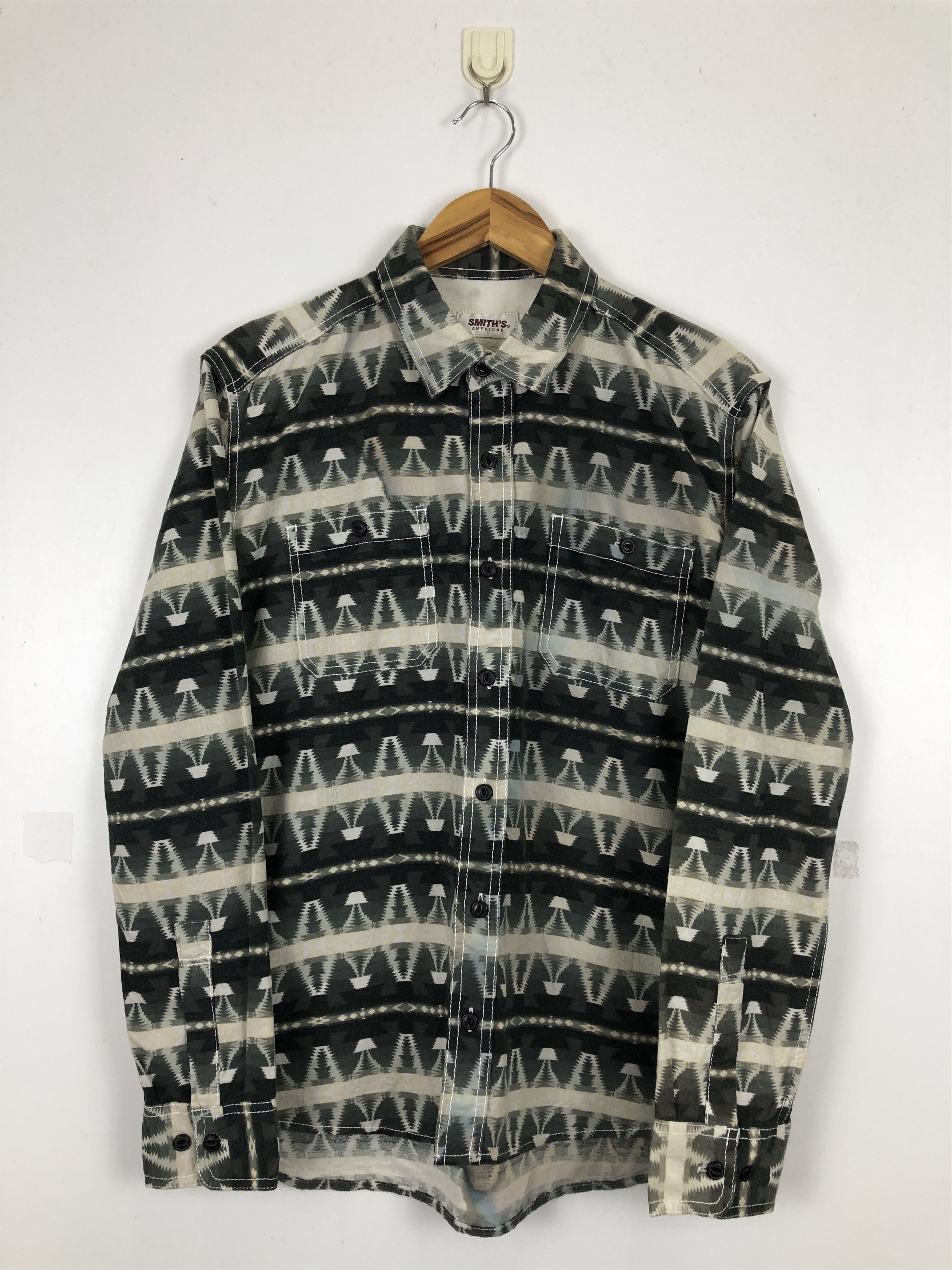 Smith's American × Vintage Vintage 90s Smiths American Native Navajo Shirt TA0459 Size US L / EU 52-54 / 3 - 1 Thumbnail