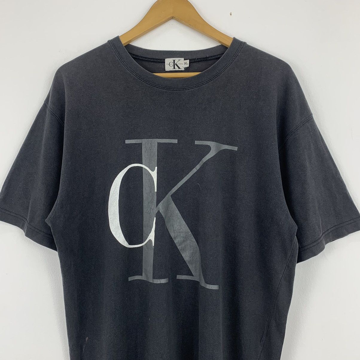 Calvin Klein × Vintage Vintage 90’s Calvin Klein Big Logo T-Shirt Size US XL / EU 56 / 4 - 2 Thumbnail