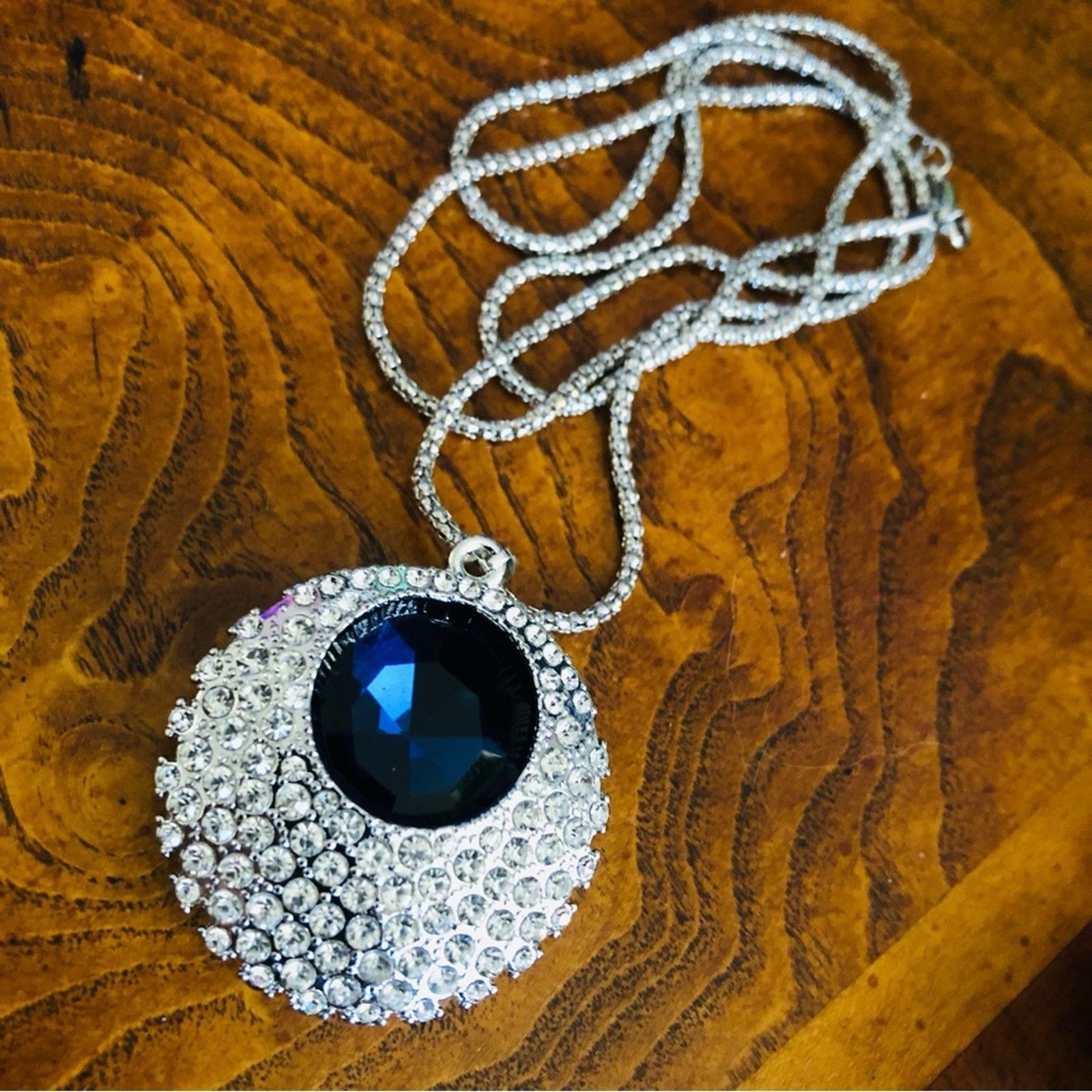 Jewelry Faceted round royal blue stone medallion amulet necklace Size ONE SIZE - 1 Thumbnail
