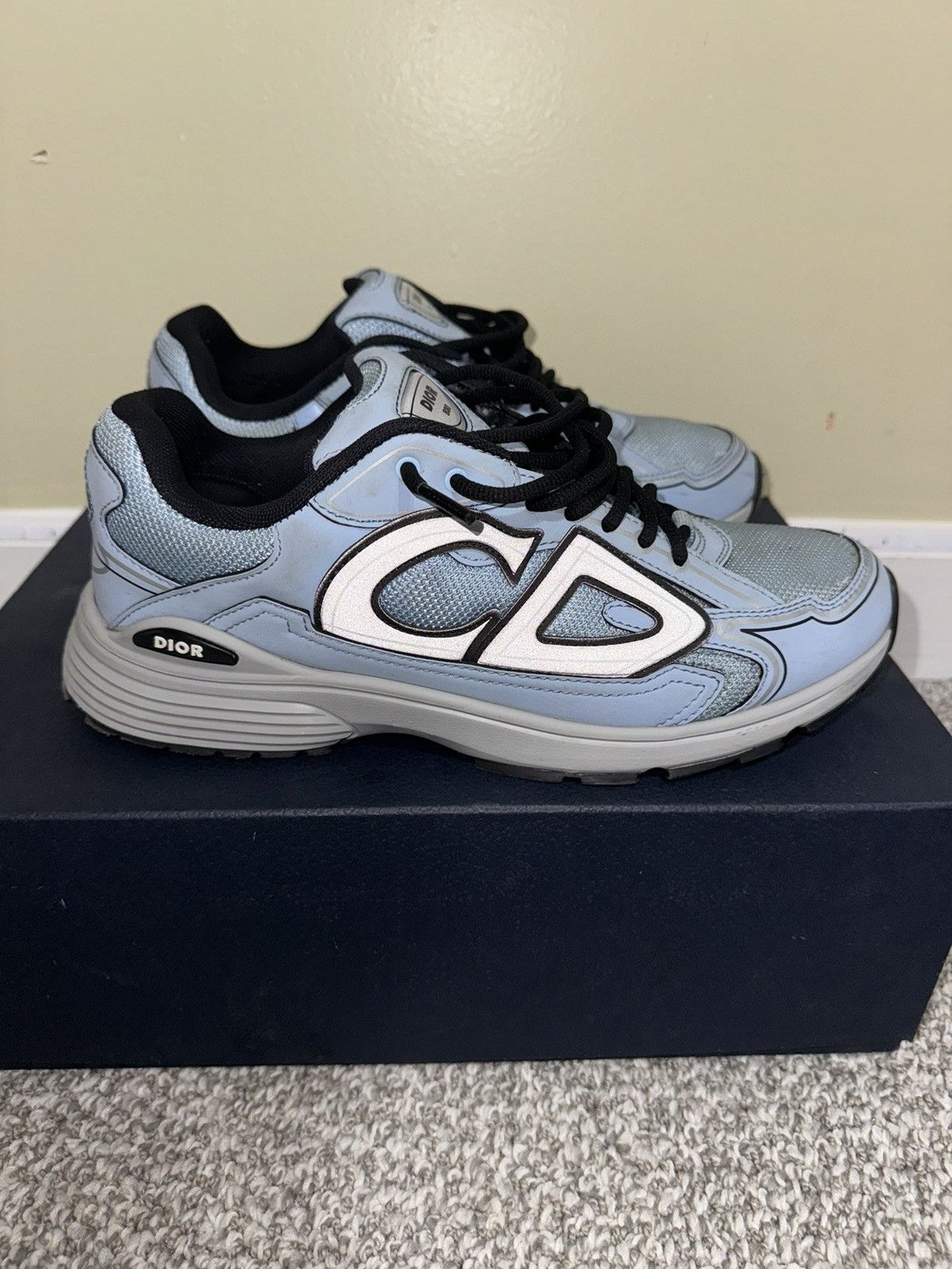 Dior Dior b30 good condition with box and dust bag Size US 10 / EU 43 - 1 Thumbnail