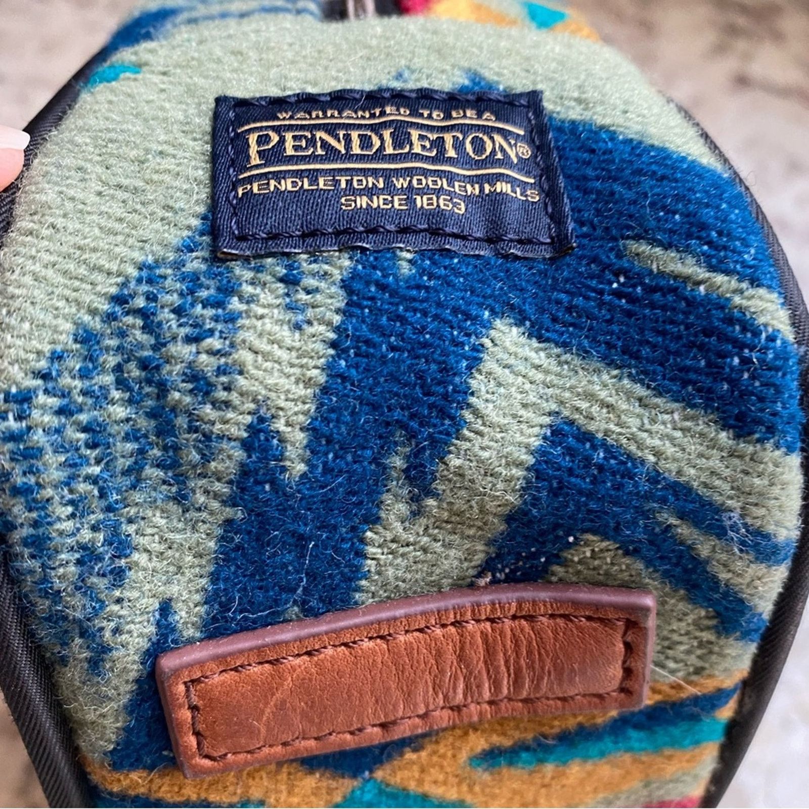 Pendleton PENDLETON Half Moon Aztec Wool Leather Zip Travel Pouch Size ONE SIZE - 12 Thumbnail