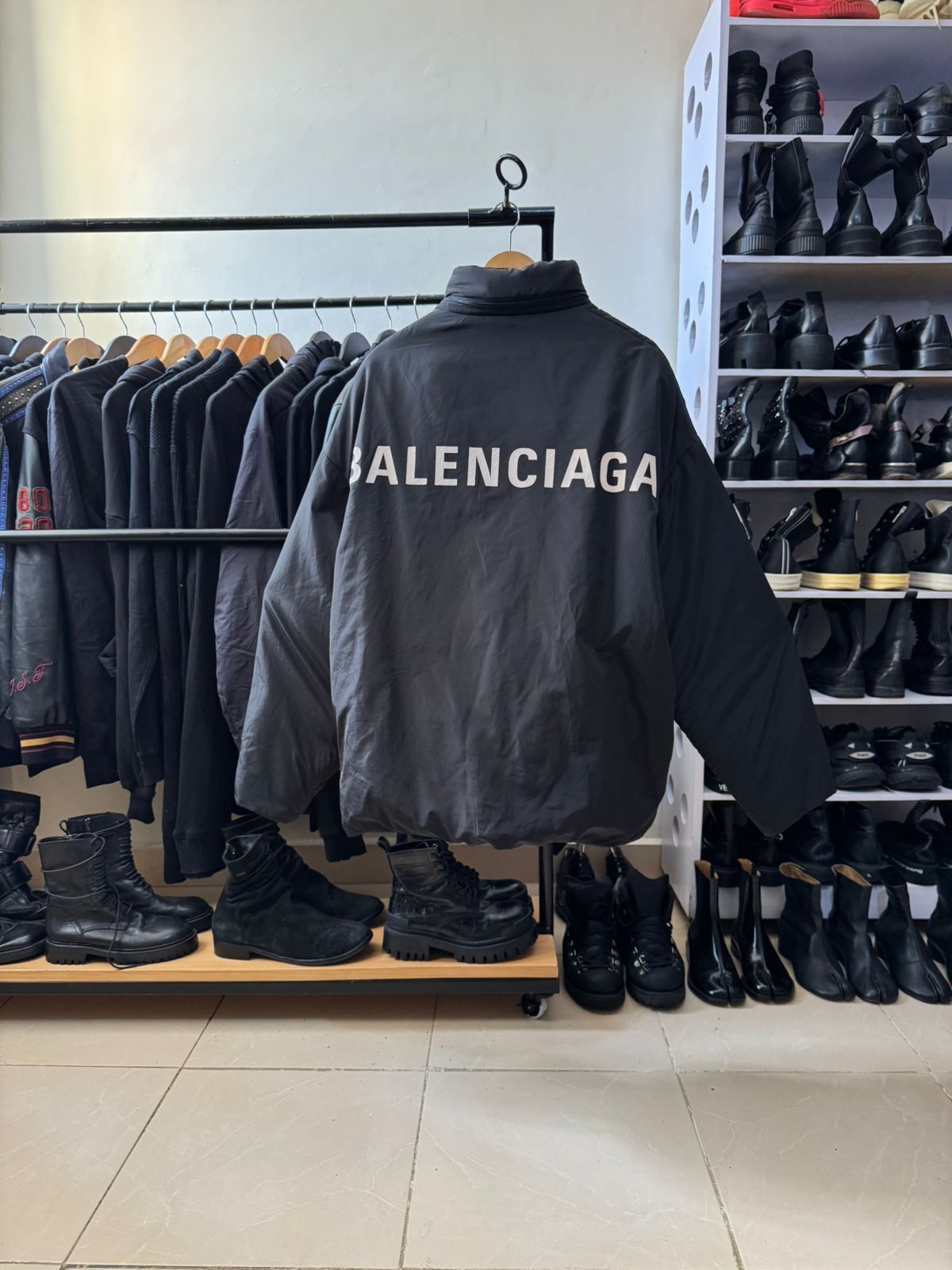 Balenciaga 🕷️💥 Balenciaga back logo jacket Size US M / EU 48-50 / 2 - 15 Thumbnail