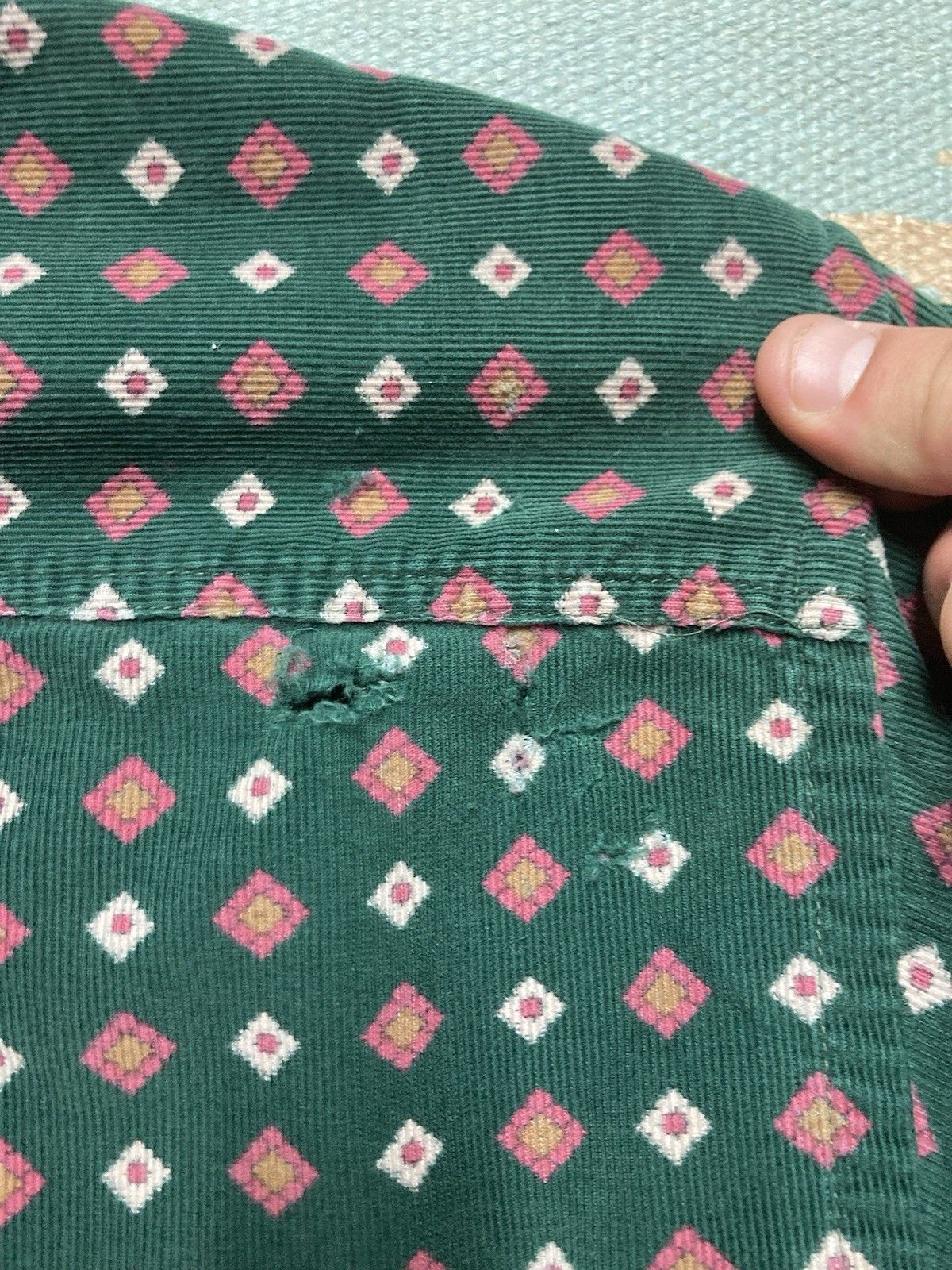 Van Heusen × Vintage Vtg button shirt printed corduroy diamonds distressed medium Size US M / EU 48-50 / 2 - 10 Thumbnail