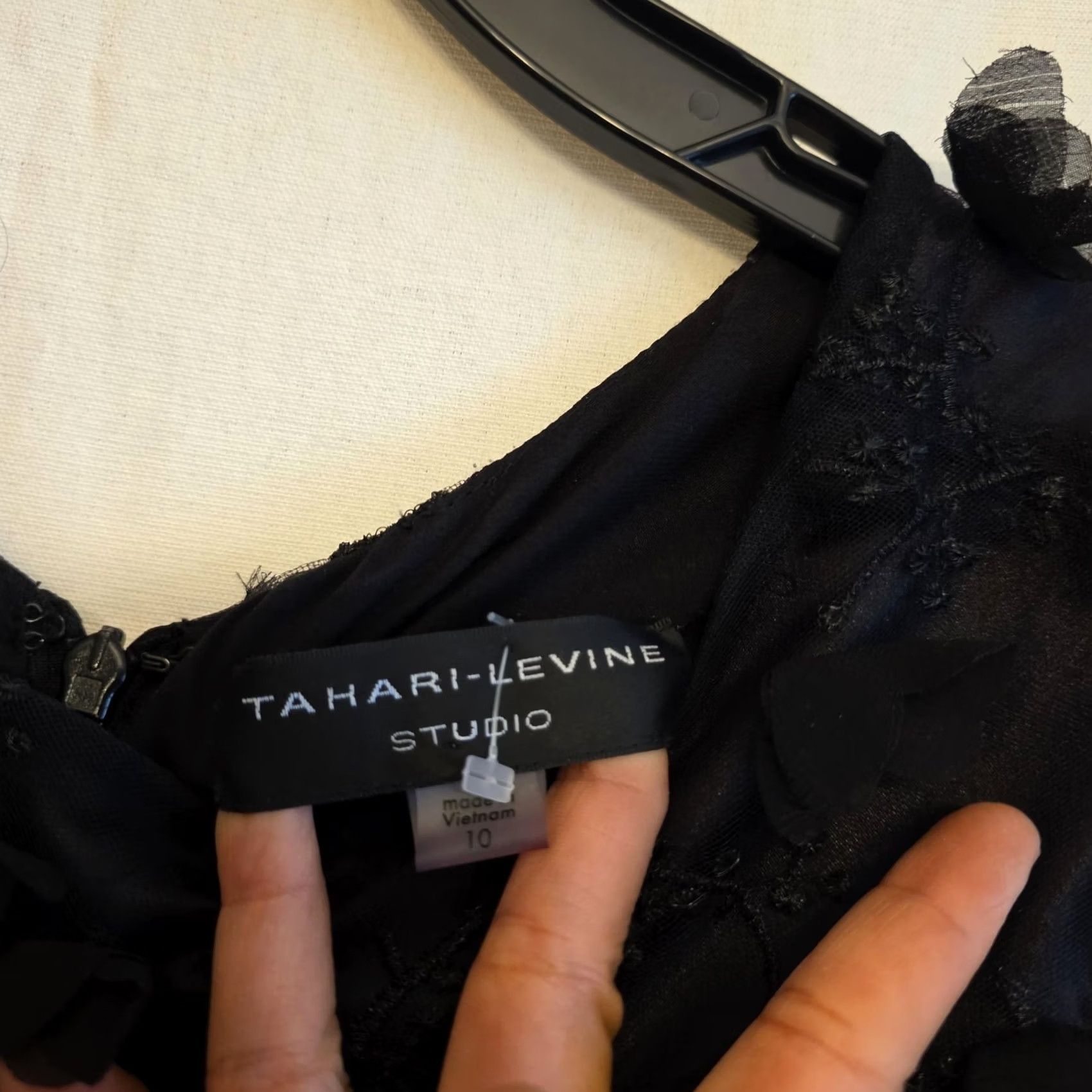 Vintage Tahari-Levine Studio Dress Womens 10 Black Tulle 3D Floral Beaded Belted Midi Size L / US 10 / IT 46 - 7 Thumbnail
