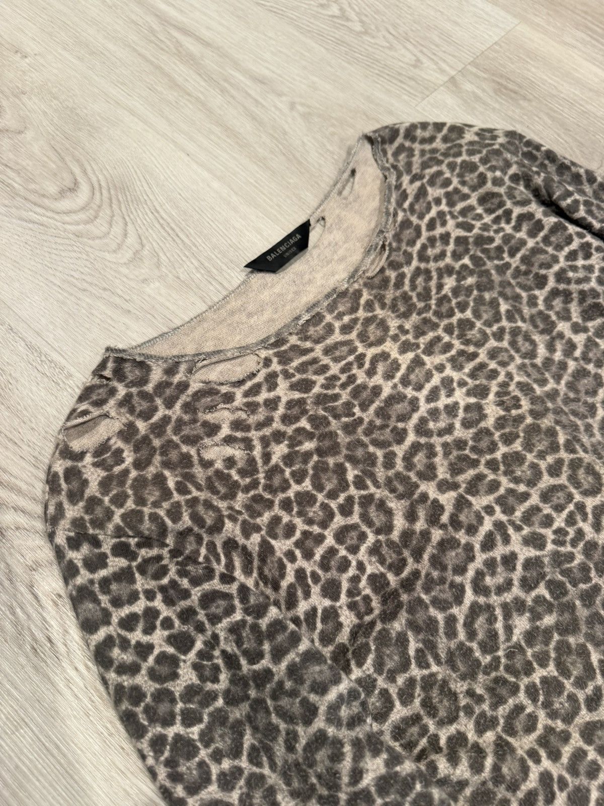 Balenciaga f/w 2024 distressed leopard sweater!! Size US S / EU 44-46 / 1 - 3 Thumbnail