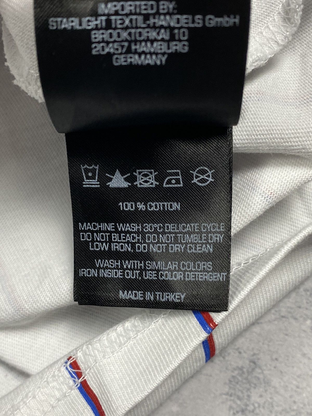 Karl Kani Karl Kani Center Logo Stripped Y2K T Shirt Size M Size US M / EU 48-50 / 2 - 10 Thumbnail