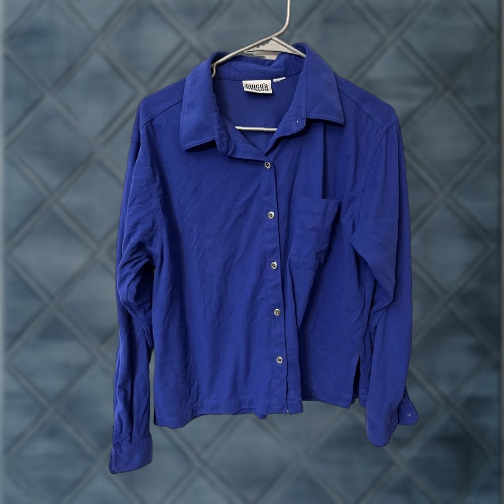 Vintage Chico's Button-Down Shirt Women Size 1 Viscose Purple Long Sleeve Collared Pocket Button-Up Regular Basic Designer Women Size XS / US 0-2 / IT 36-38 - 1 Thumbnail