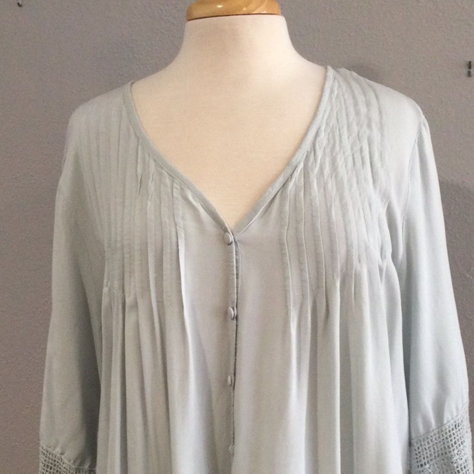 Other Solitaire by Ravi Khosla Pleated Gray Top Size 2X Size XXL / US 16-18 / IT 52-54 - 2 Thumbnail