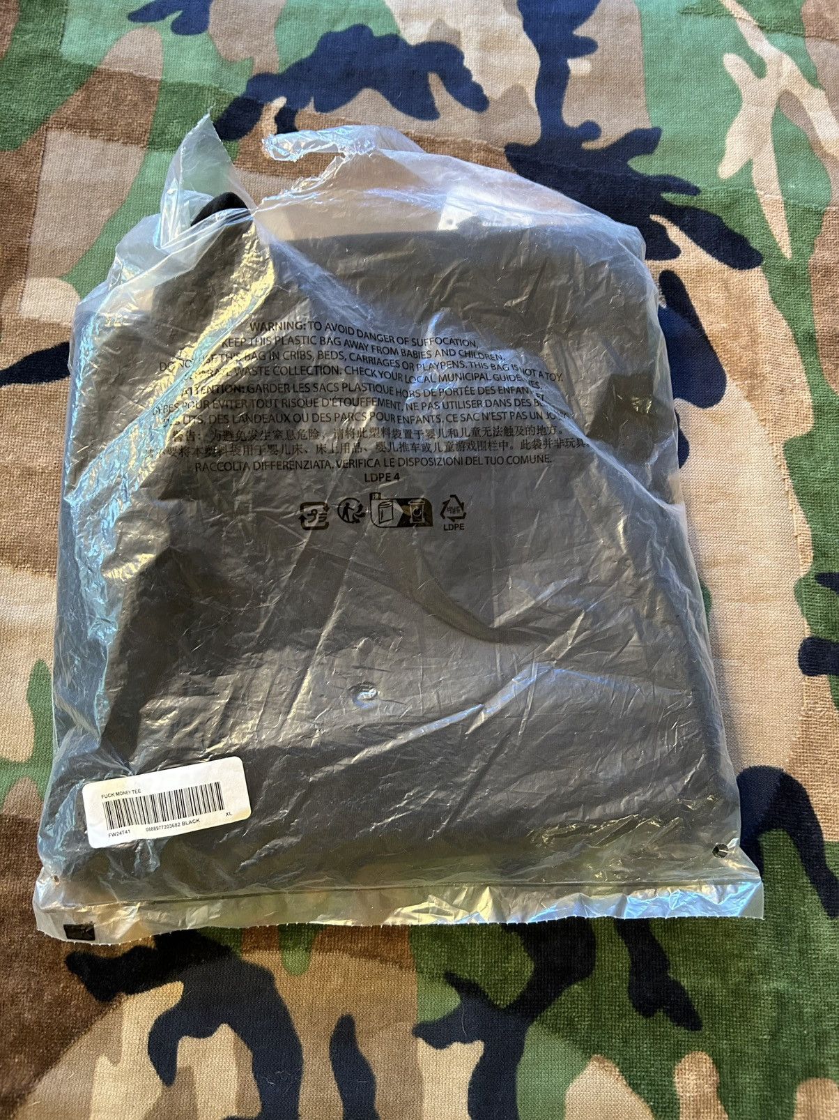Supreme Supreme Fuck Money Tee Black XL FW24 Size US XL / EU 56 / 4 - 7 Thumbnail