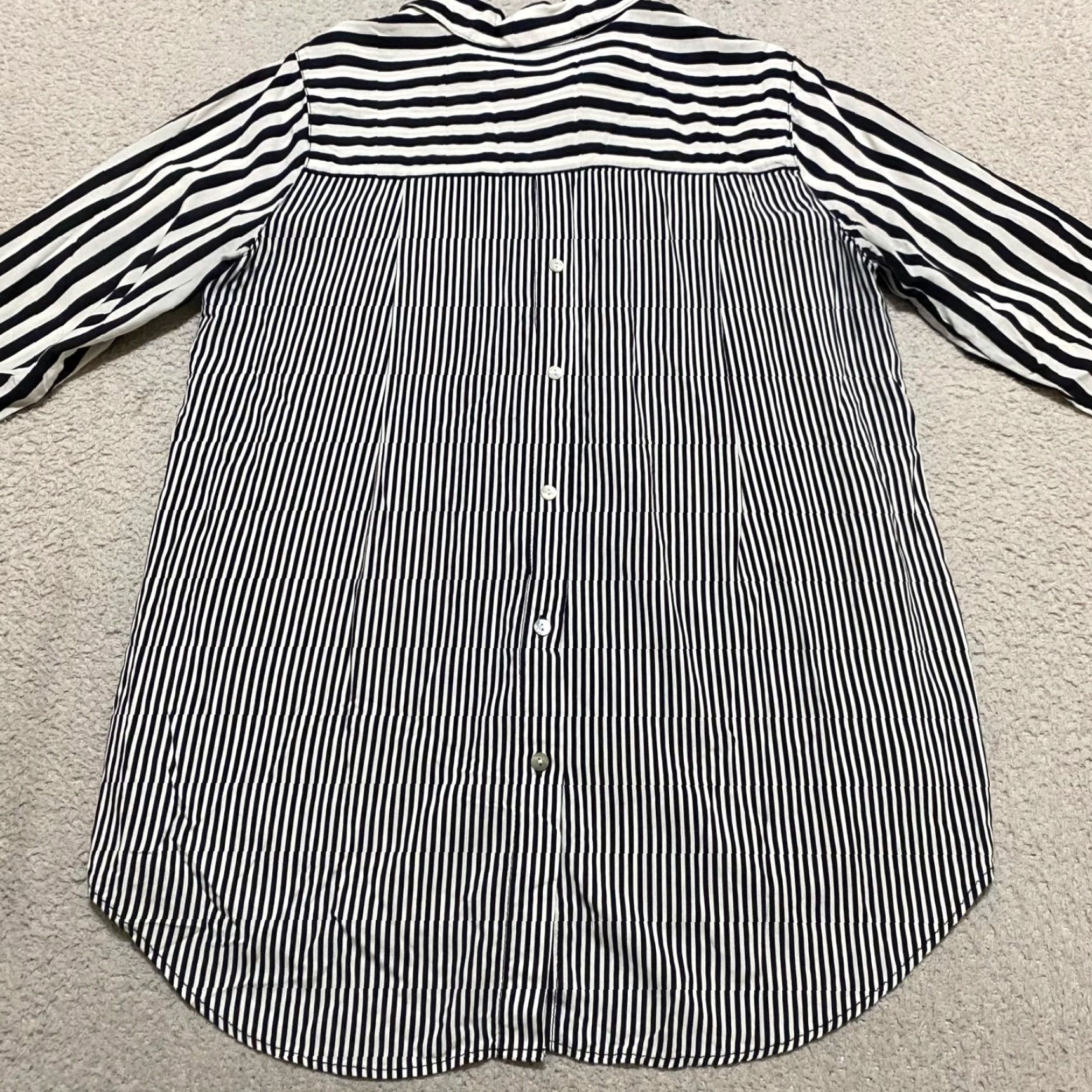 Vintage Jane and Delancey Womens Shirt Small Black Striped Long Sleeve Button-Up Rayon Size S / US 4 / IT 40 - 2 Thumbnail