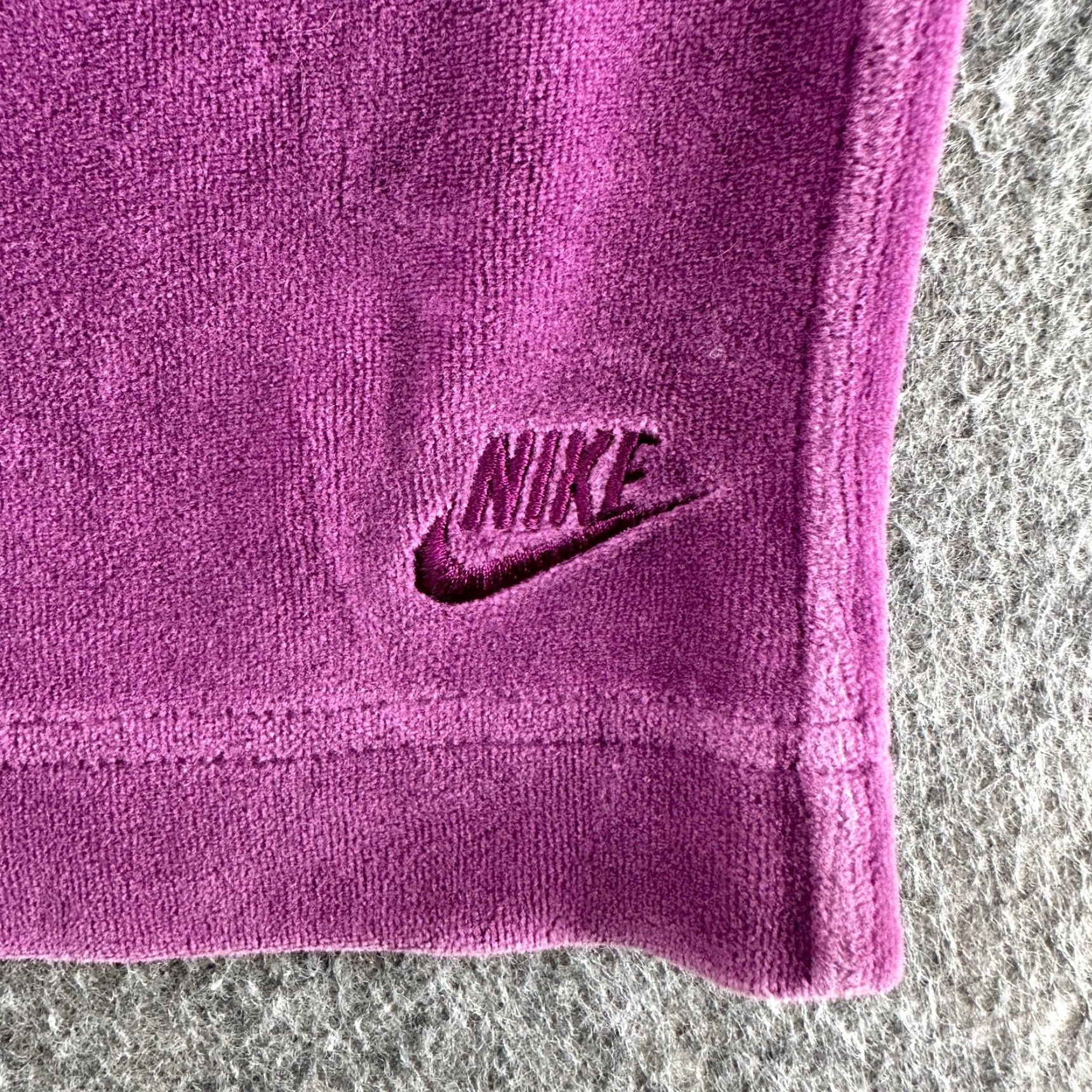 Nike VINTAGE Nike Pants Women XL Purple Sweat Velour Velvet Swoosh Low Rise Baggy Y2K Size 40" / US 18 - 4 Thumbnail