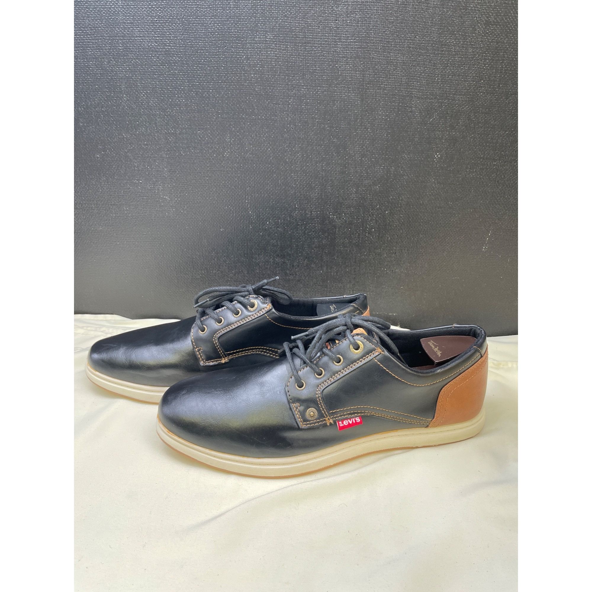 Levi's Levis Mens Black Leather Shoes Oxfords Casual Size 12W SKU 6 Size US 12 / EU 45 - 3 Thumbnail