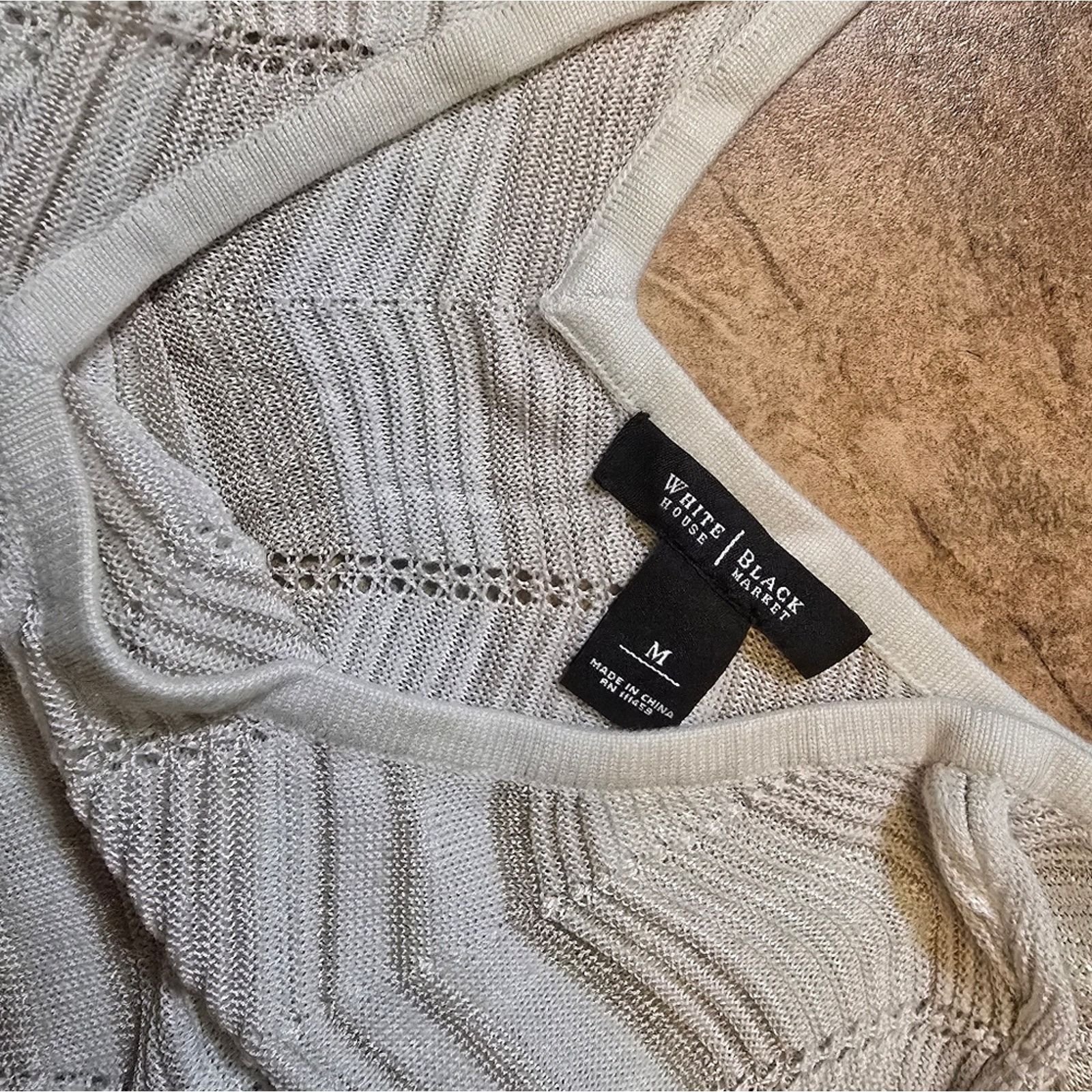 White House Black Market Cream Chevron | WHBM | Sweater Vneck 1/2 Sleeve Size M / US 6-8 / IT 42-44 - 3 Thumbnail