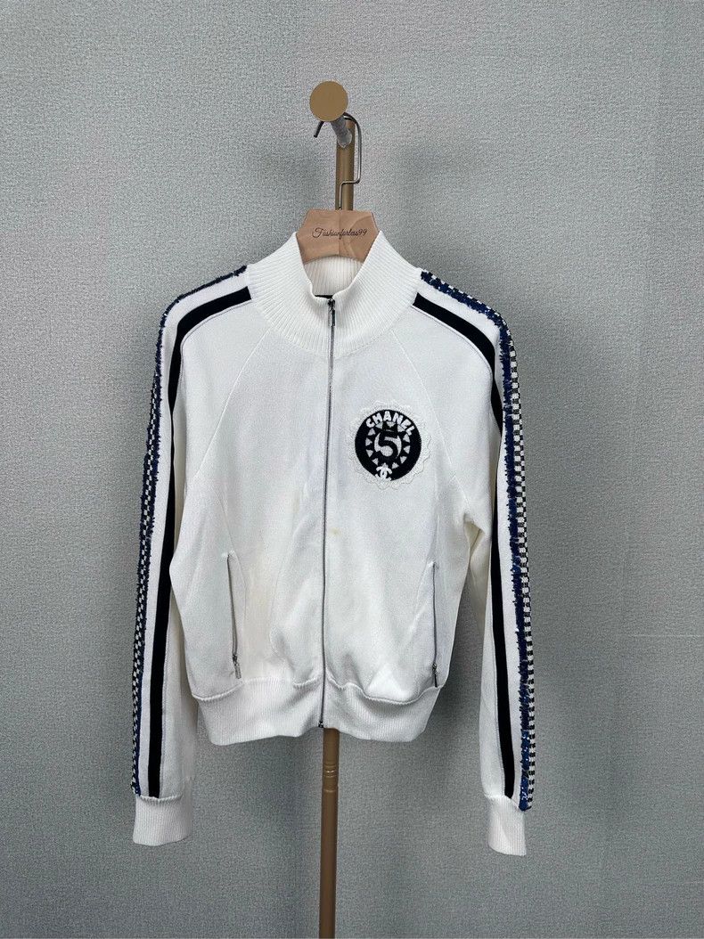 Chanel Chanel White Knit Jacket Size 44 - dmc Size L / US 10 / IT 46 - 1 Thumbnail