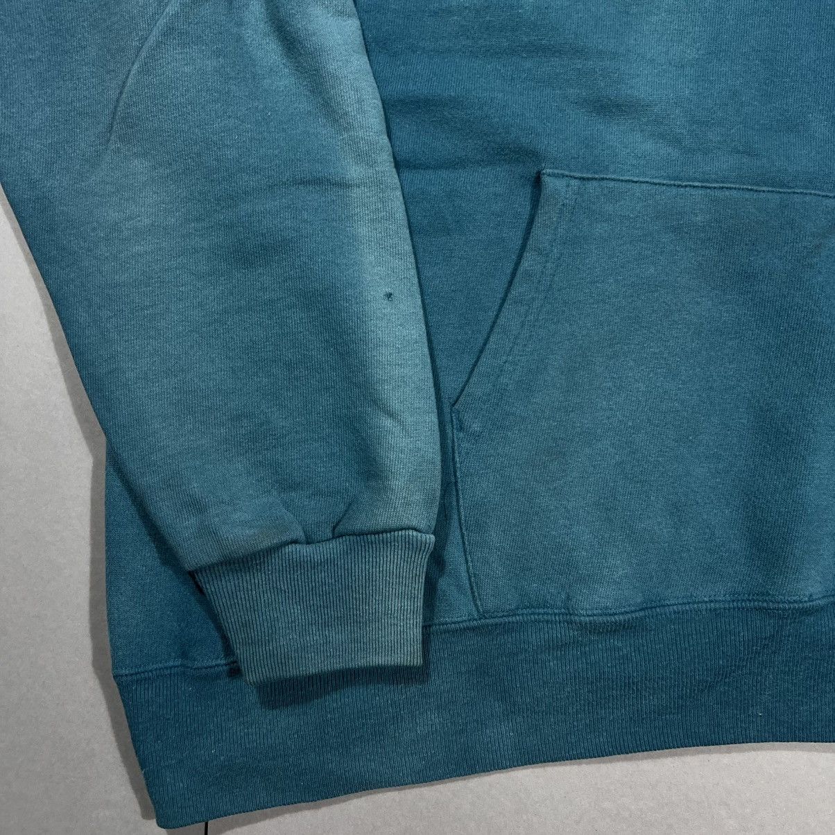 Champion × Vintage Vintage 90s Champion Sun Faded Turquoise Hoodie Size US L / EU 52-54 / 3 - 4 Thumbnail