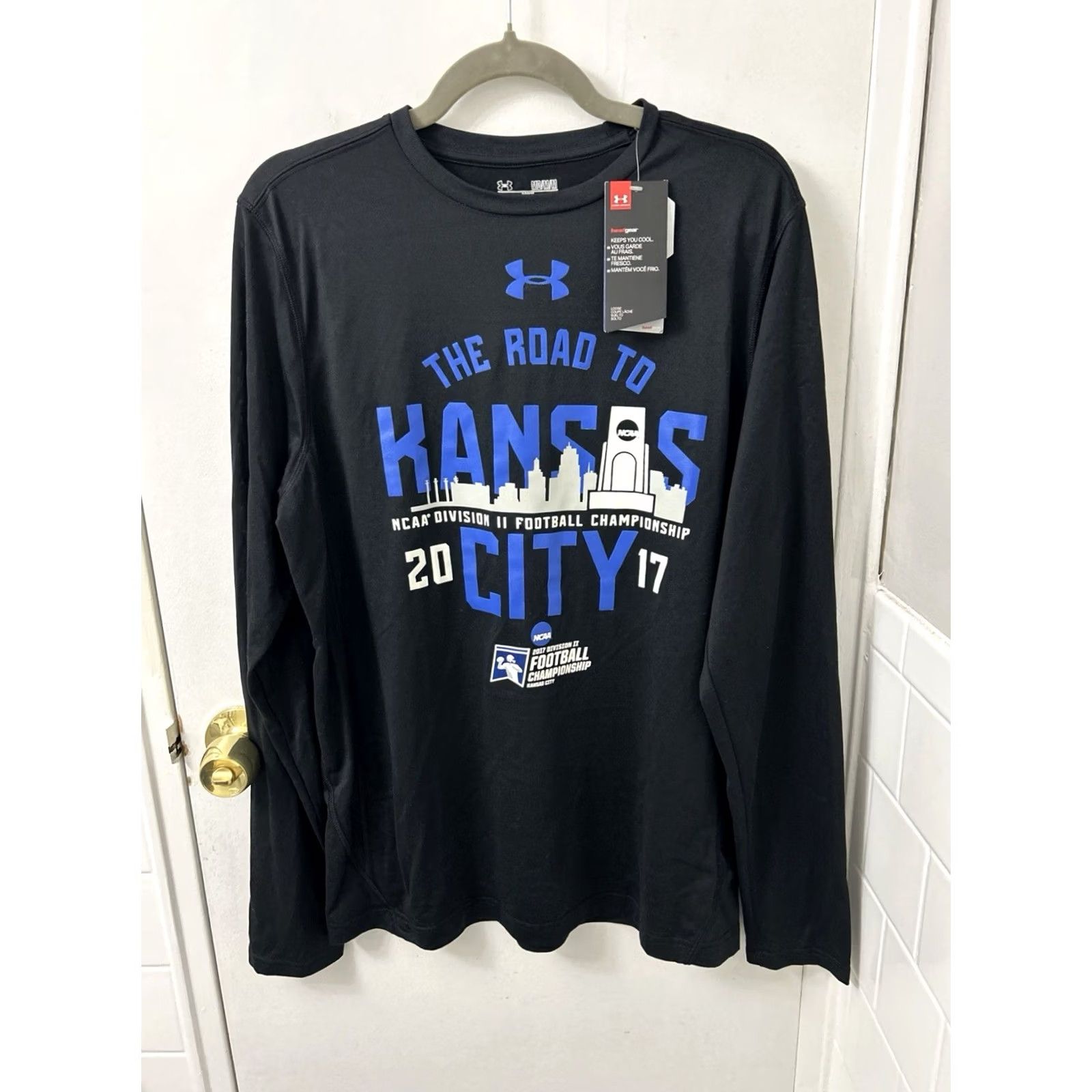Under Armour Under Armour Shirt Mens M Black 2017 NCAA Division II Football Championship NWT HeatGear Logo Crew Neck Short Sleeve? Size US M / EU 48-50 / 2 - 2 Thumbnail