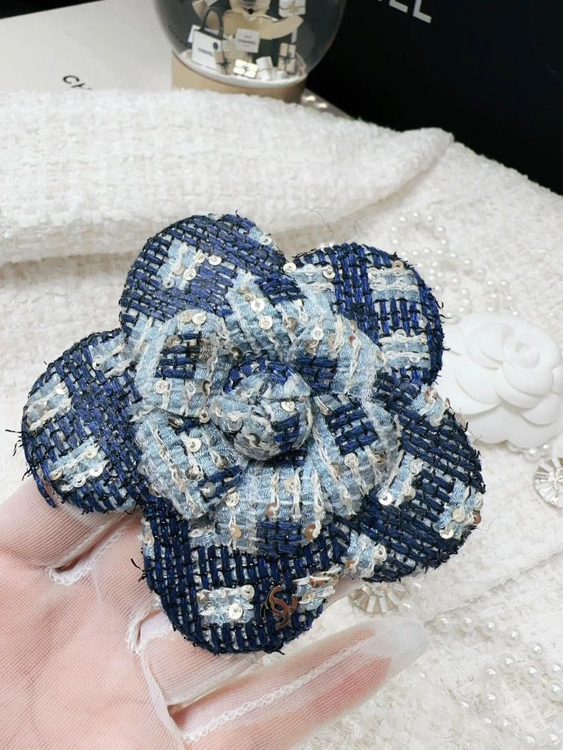Chanel Chanel Blue Plaid Sequin Camellia Brooch Size ONE SIZE - 3 Thumbnail