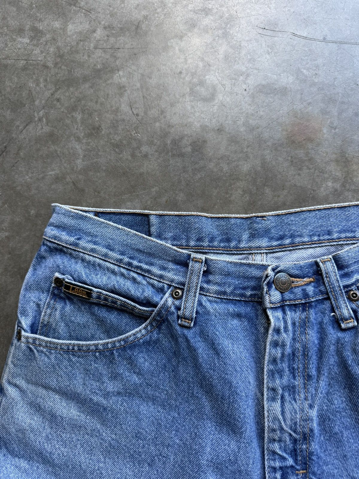 Lee Vintage 90’s/00’s Lee Light Denim Jean Shorts Size US 32 / EU 48 - 3 Thumbnail
