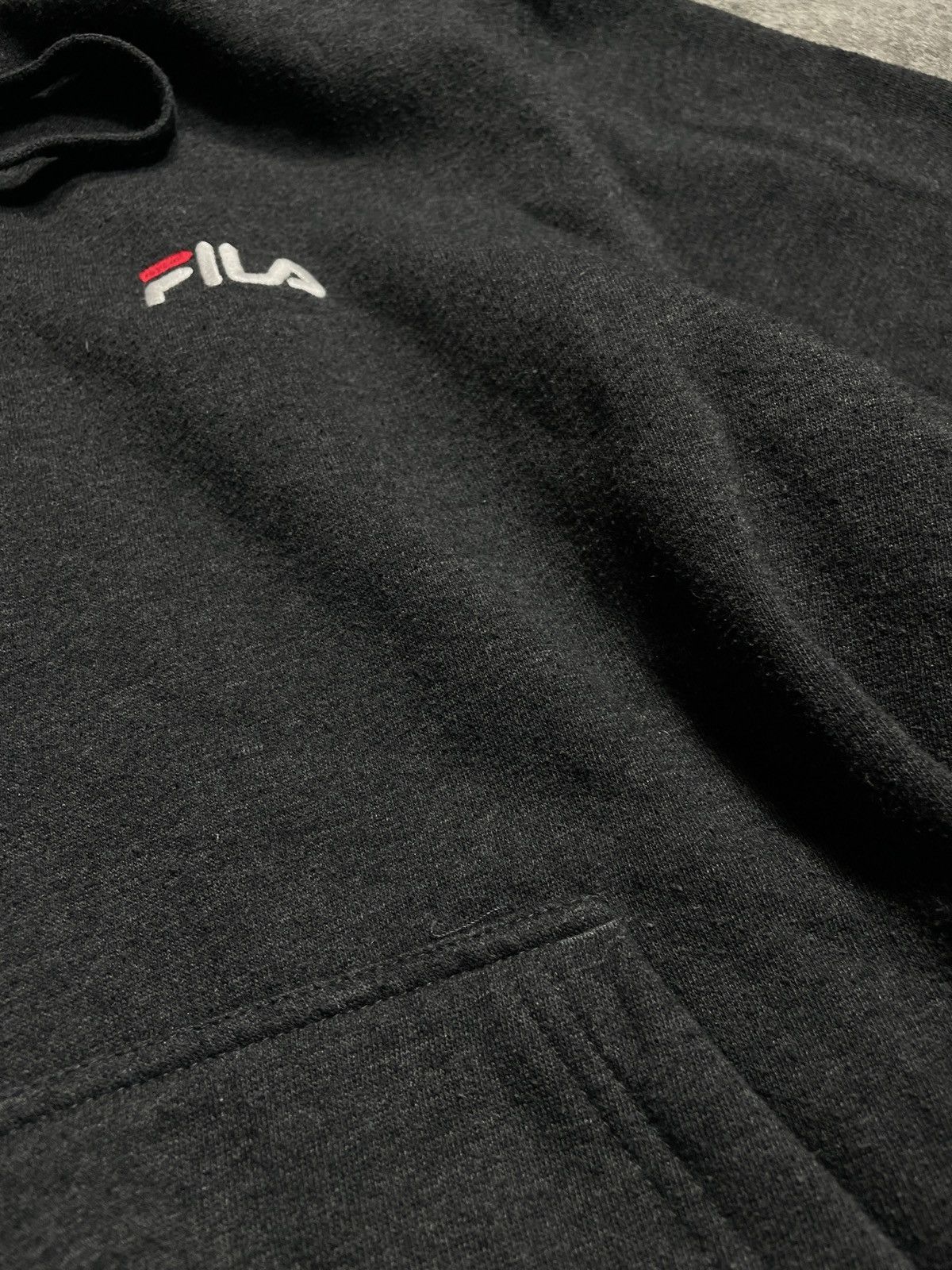 Fila 🔥Offer🔥Fila Basic Hoodie Mini Logo Streetwear Boxy Fit Size US M / EU 48-50 / 2 - 9 Thumbnail