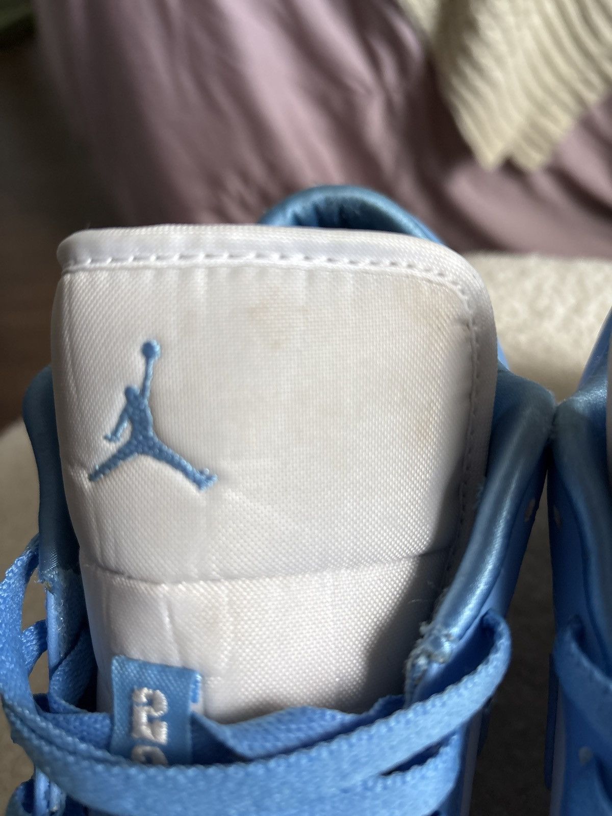 Jordan Brand × Nike UNC WMNS Air Jordan 1s Size US 9.5 / IT 39.5 - 7 Thumbnail