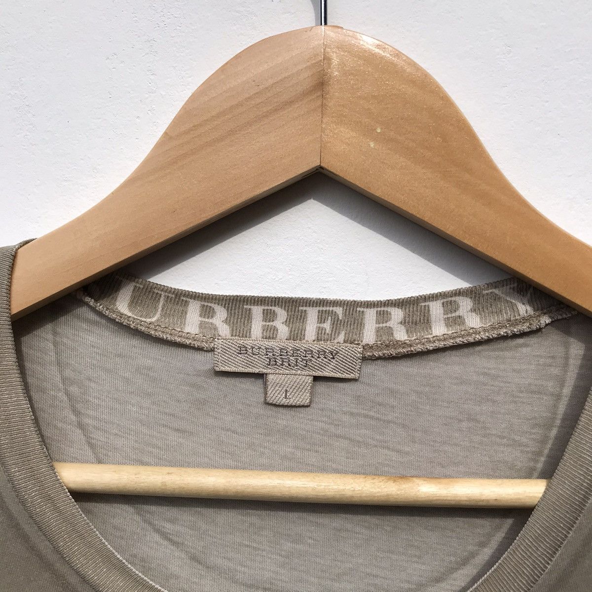 Burberry Burberry Brit Tee Spellout Burberry Brit Luxury Size US L / EU 52-54 / 3 - 10 Thumbnail