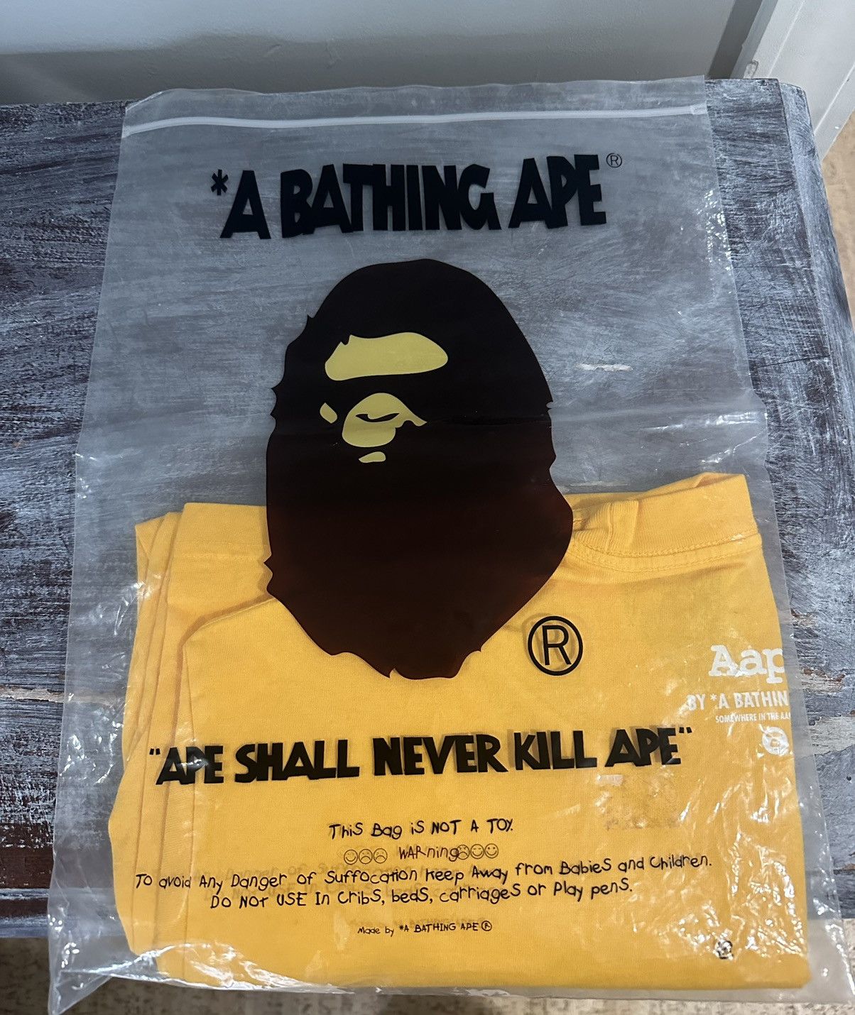 Other BAPE x Mitchell & Ness Men’s Los Angeles Lakers Tee Size US M / EU 48-50 / 2 - 7 Thumbnail