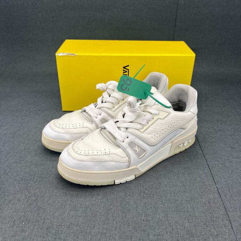 Louis Vuitton Louis Vuitton White Trainer Low-top Fashion Sneakers 0079 Size US 9 / EU 42 - 1 Thumbnail