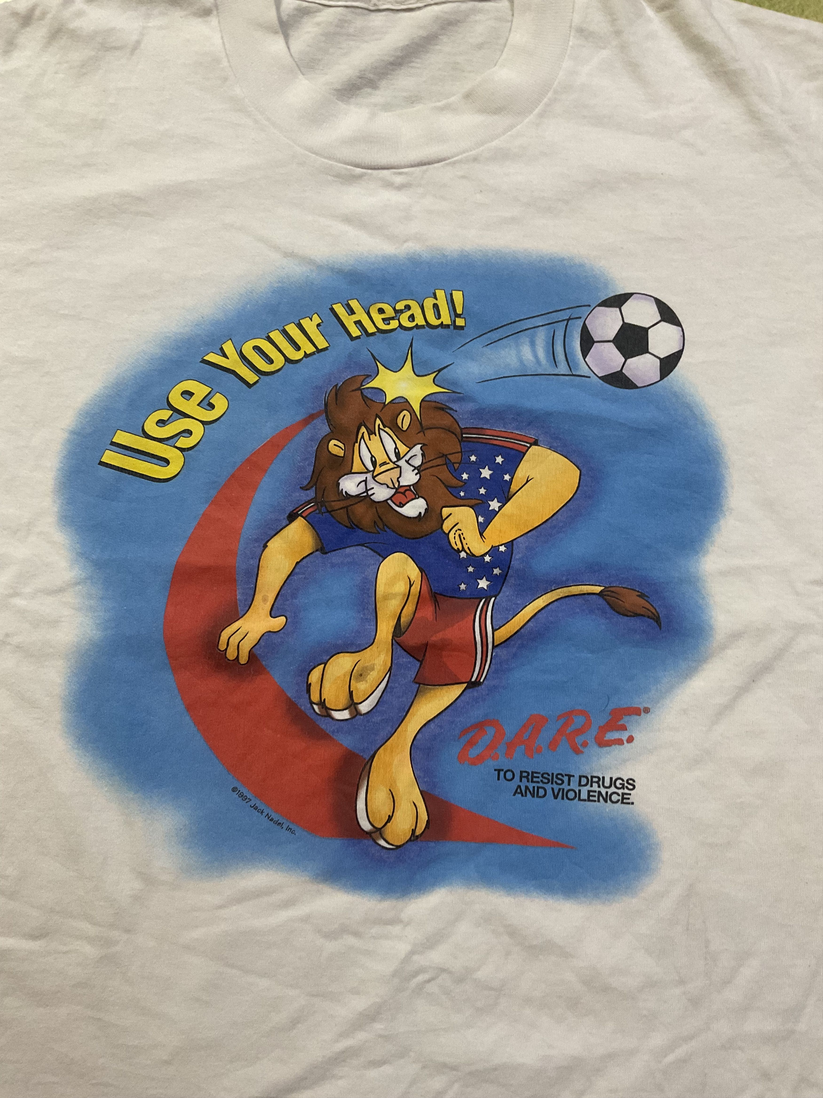 D.A.R.E Vintage 1997 DARE Use Your Head Soccer Lion T-Shirt Size US L / EU 52-54 / 3 - 2 Thumbnail