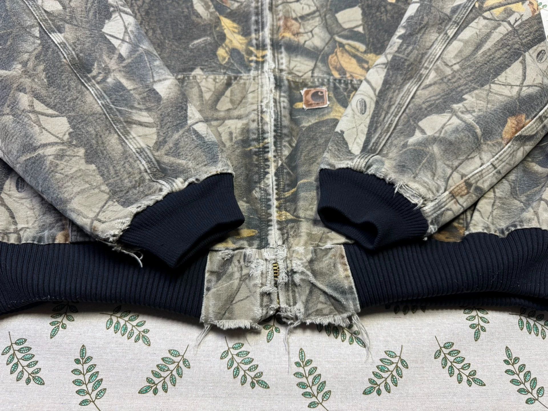 Carhartt Vintage Carhartt J143 CMO Camo 2XLT Hooded Work Jacket Size US XXL / EU 58 / 5 - 3 Thumbnail