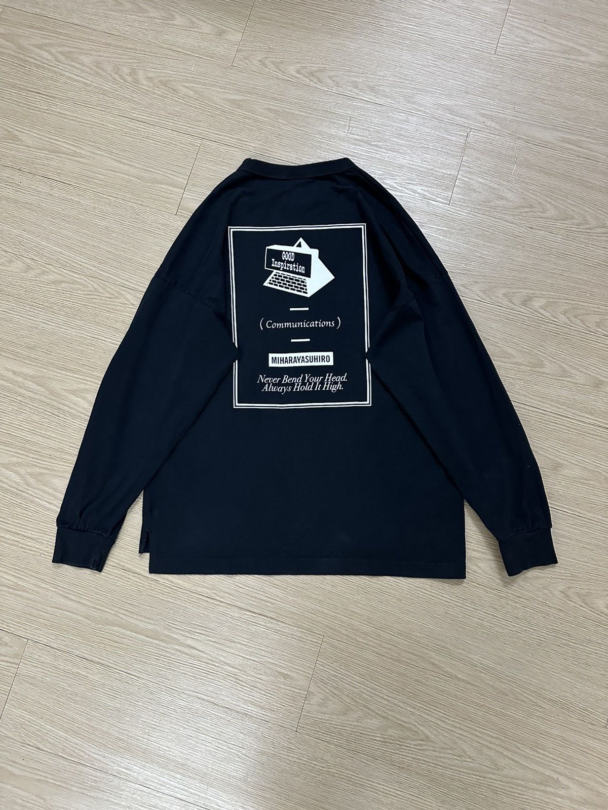 GU × Maison MIHARA YASUHIRO MIHARAYASUHIRO X GU Communications Good Inspiration L/S Tee Size US S / EU 44-46 / 1 - 19 Thumbnail